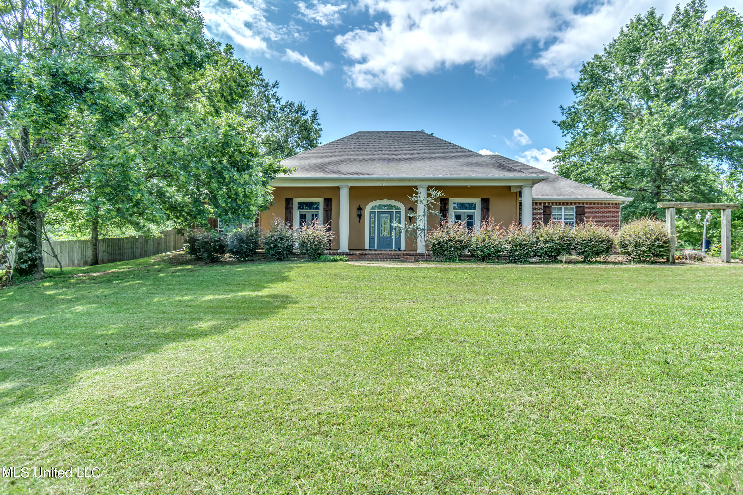 150 Hope Lane Property Photo