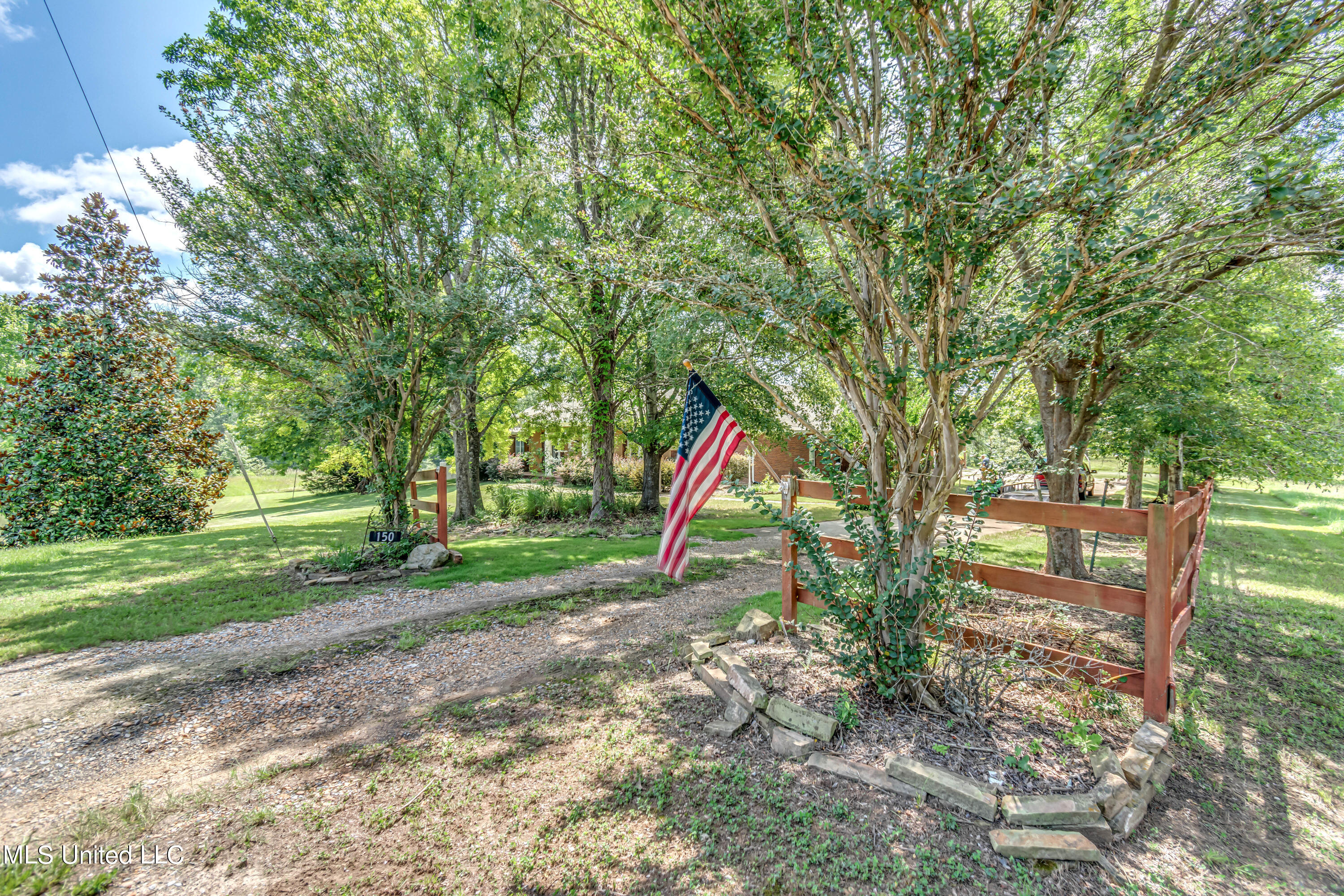 150 Hope Lane Property Photo 2