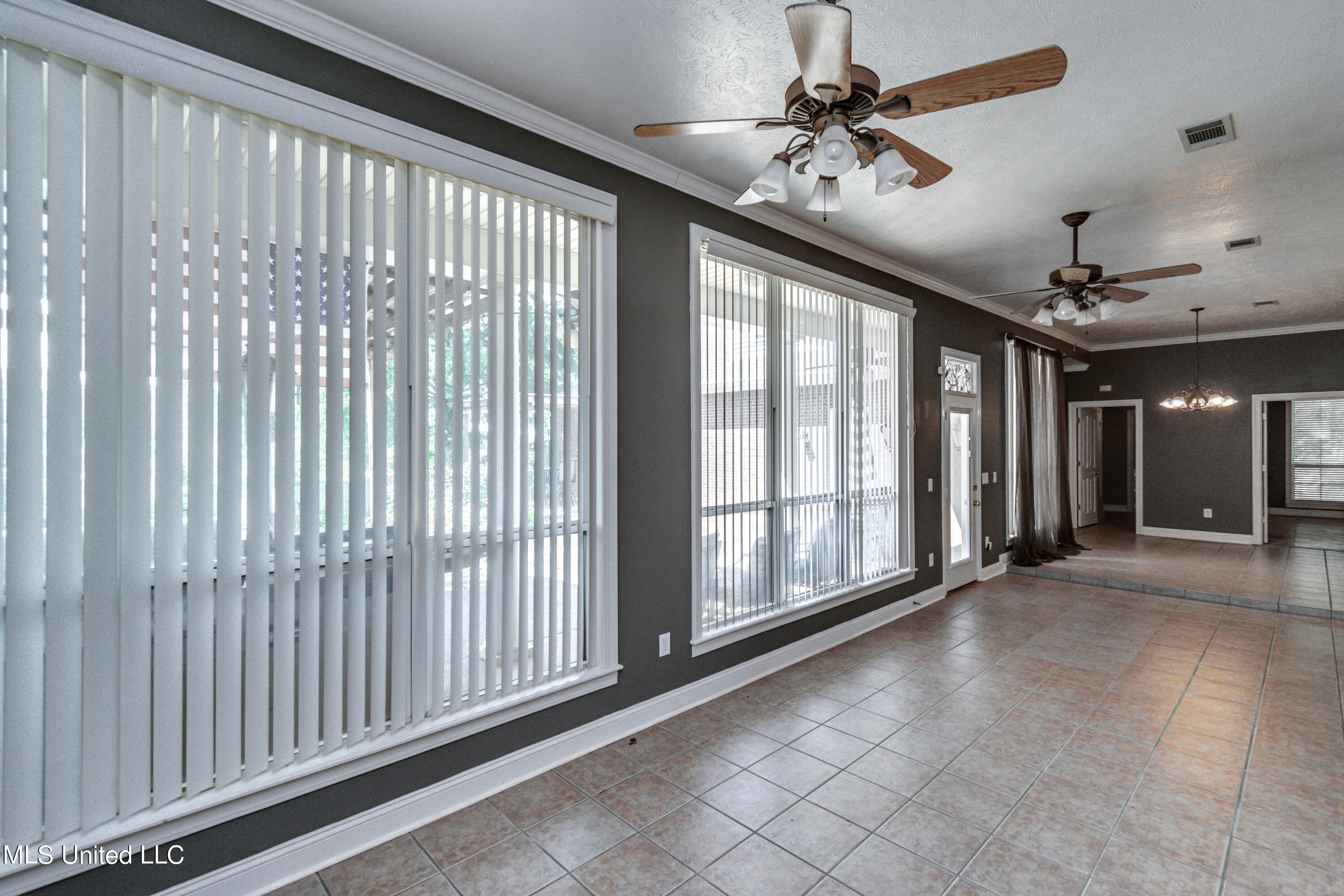 150 Hope Lane Property Photo 11