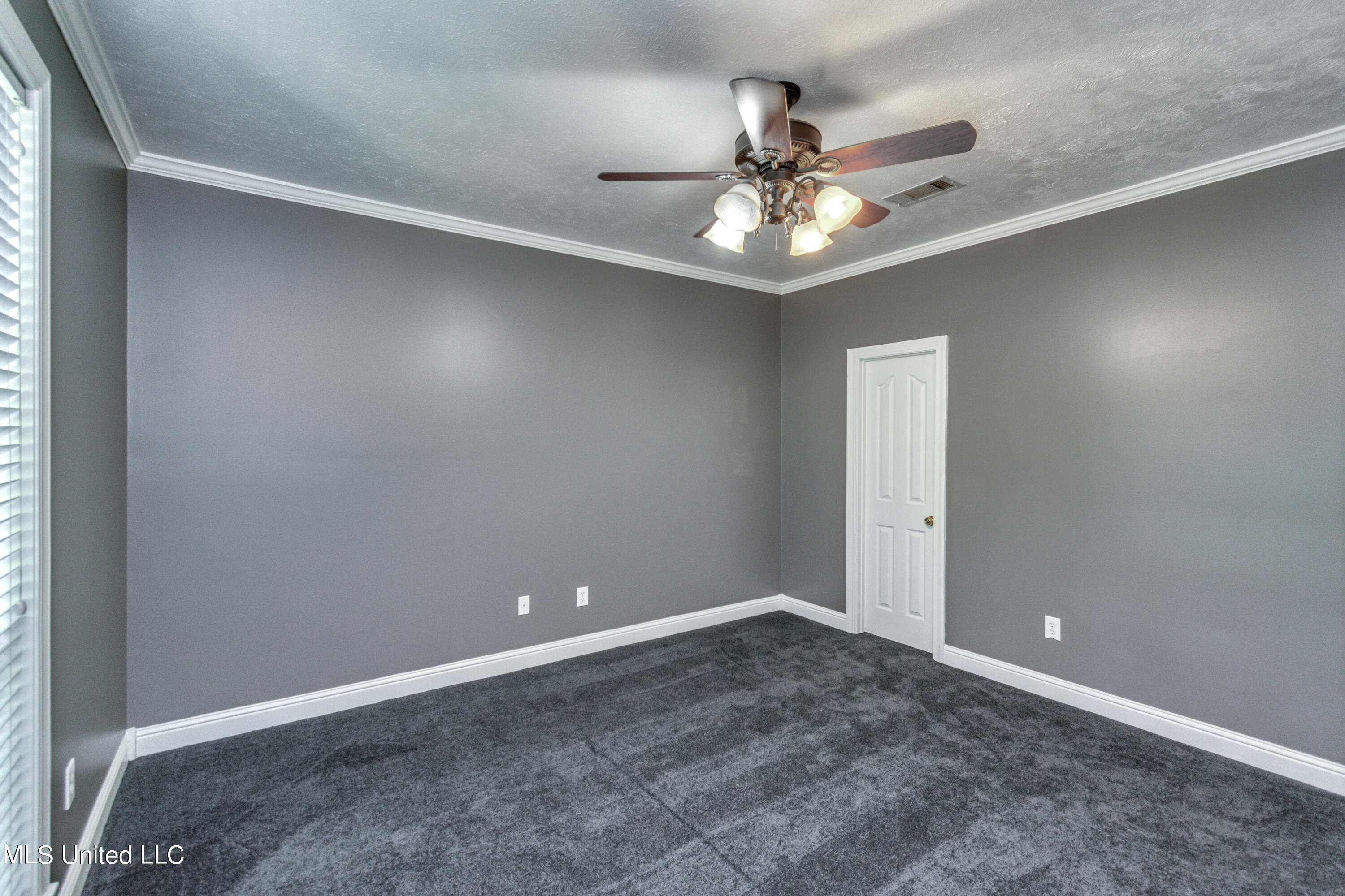 150 Hope Lane Property Photo 18