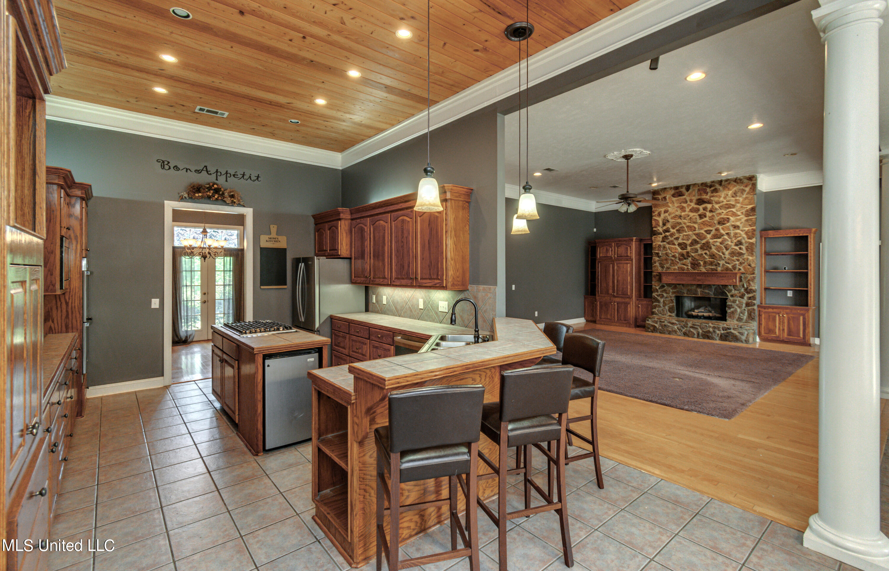 150 Hope Lane Property Photo 23