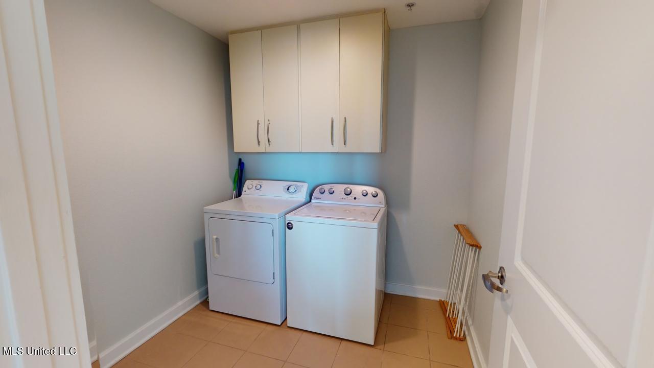 2060 Beach Boulevard Property Photo 10