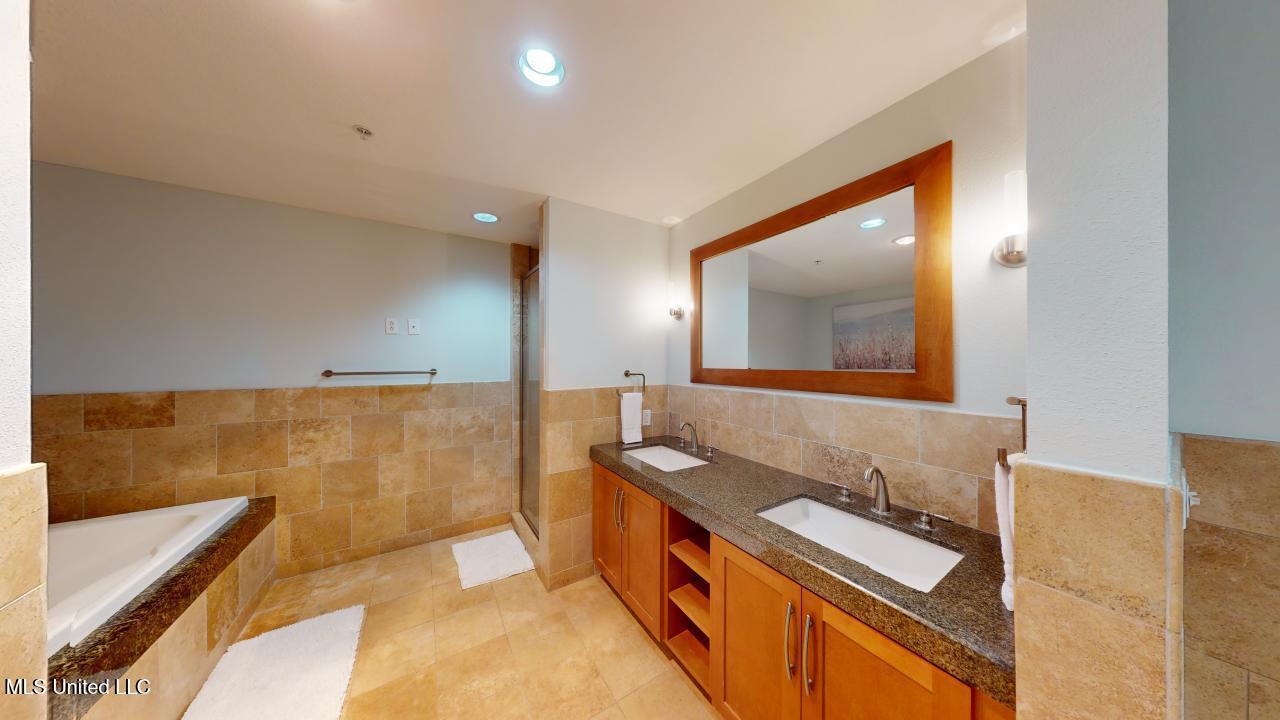 2060 Beach Boulevard Property Photo 13