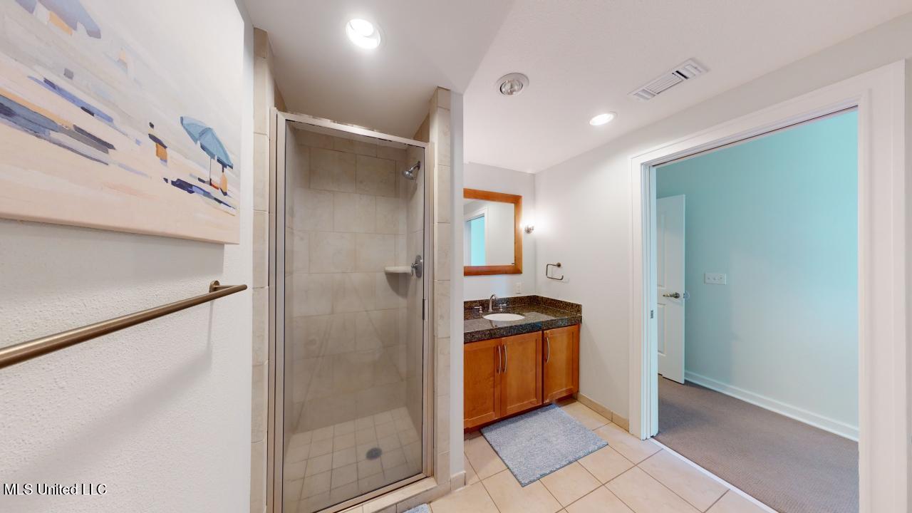 2060 Beach Boulevard Property Photo 19