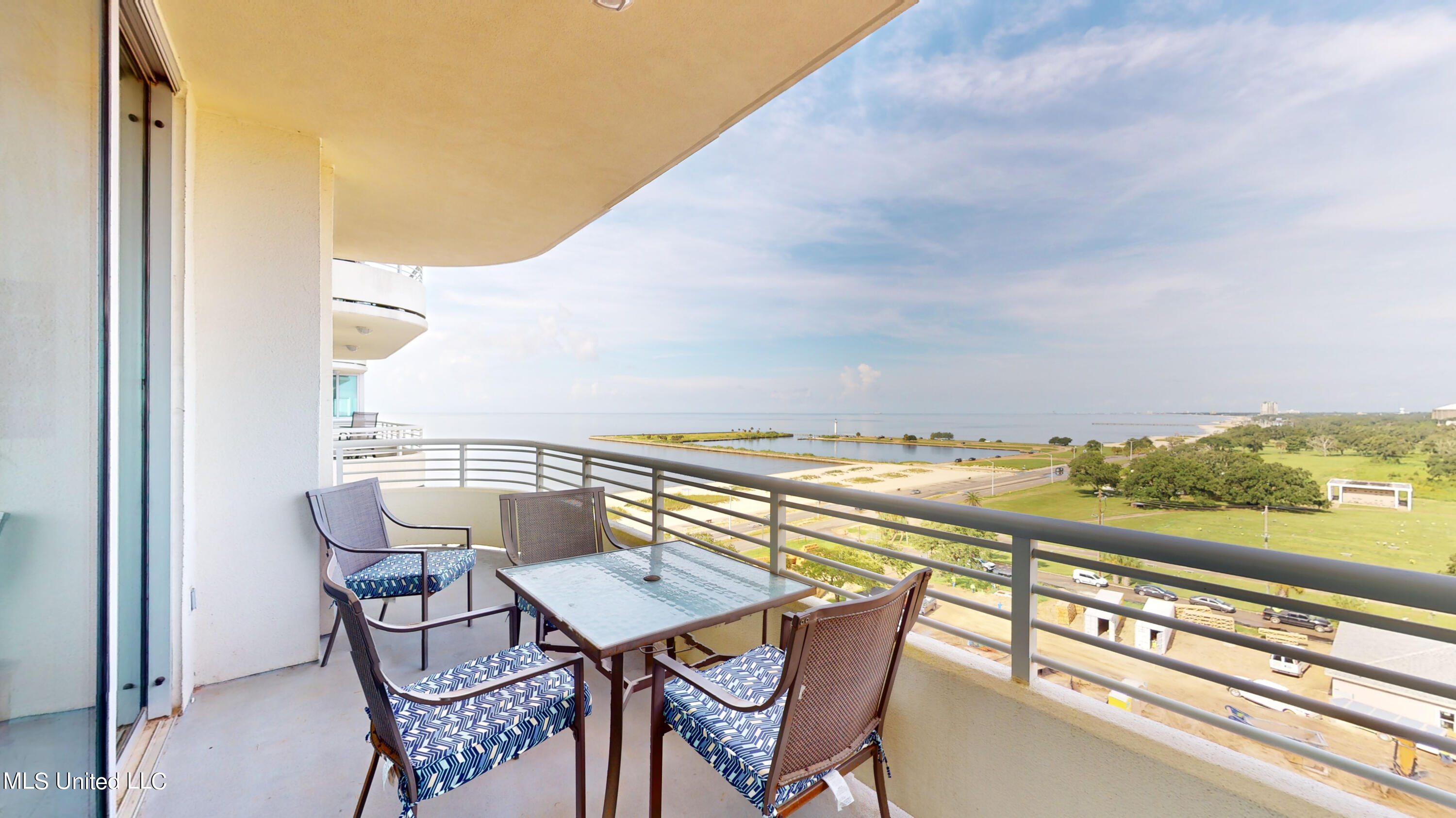 2060 Beach Boulevard Property Photo 20