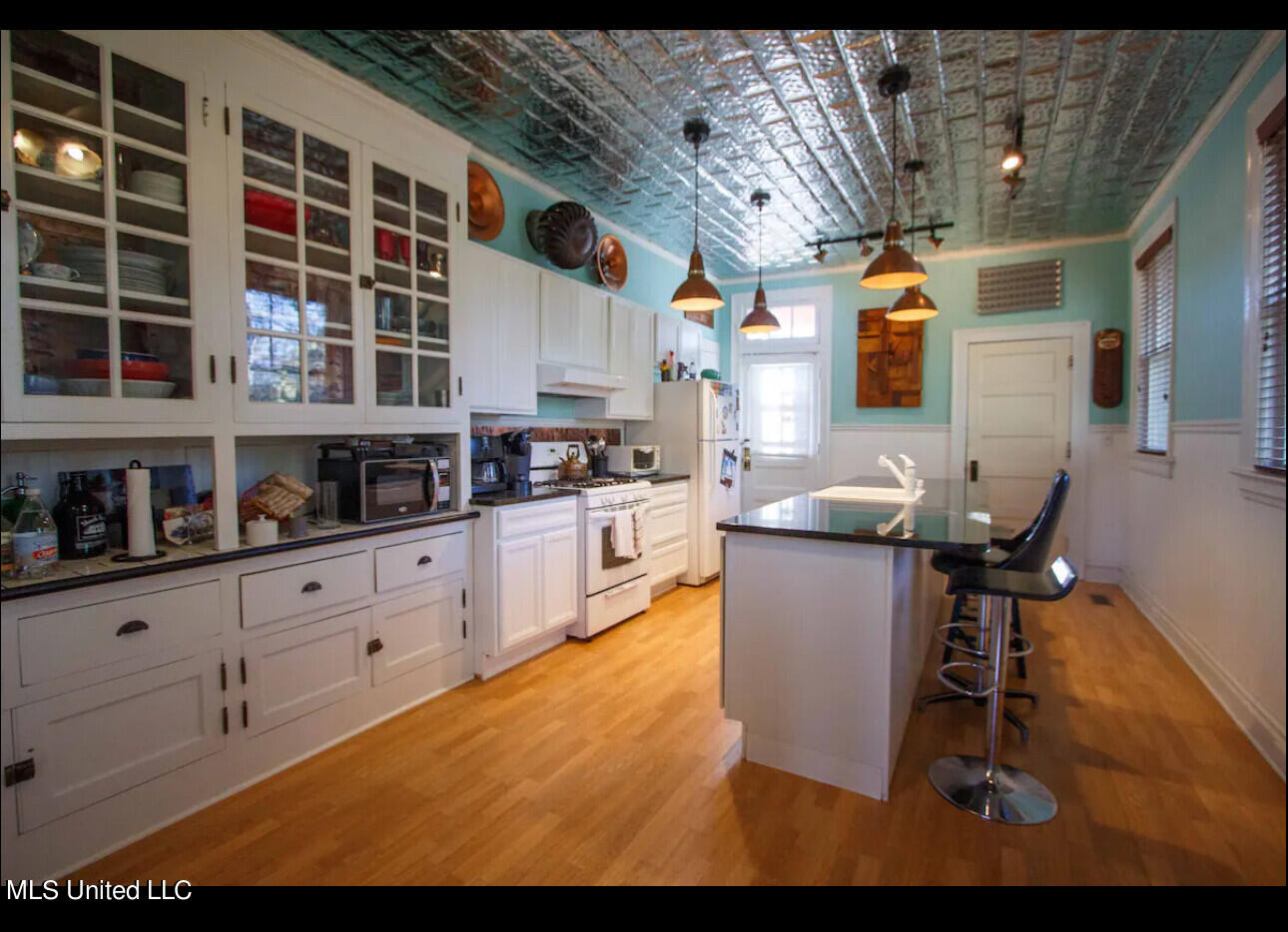 111 Leflore Avenue Property Photo 3