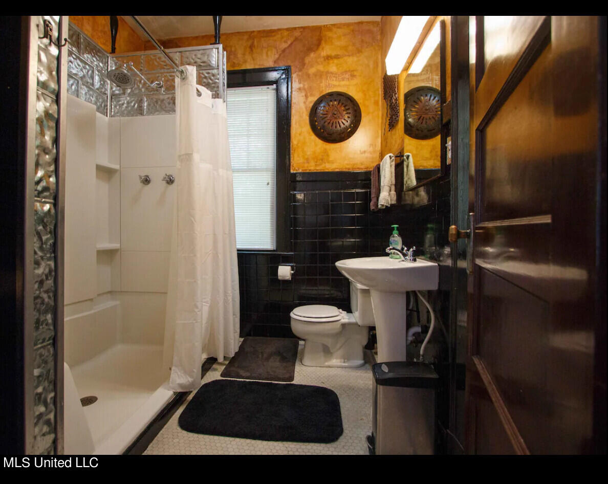 111 Leflore Avenue Property Photo 9