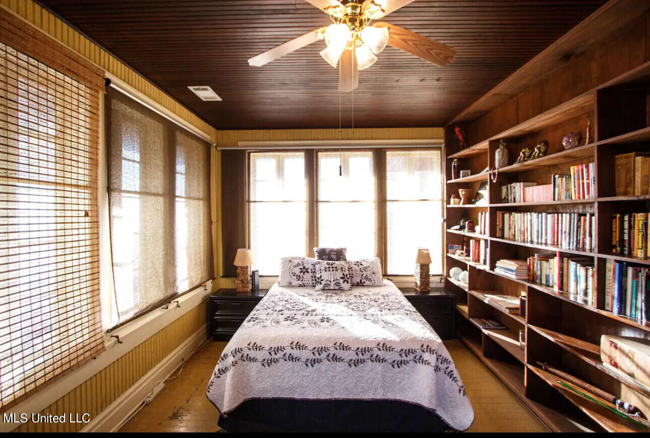 111 Leflore Avenue Property Photo 11