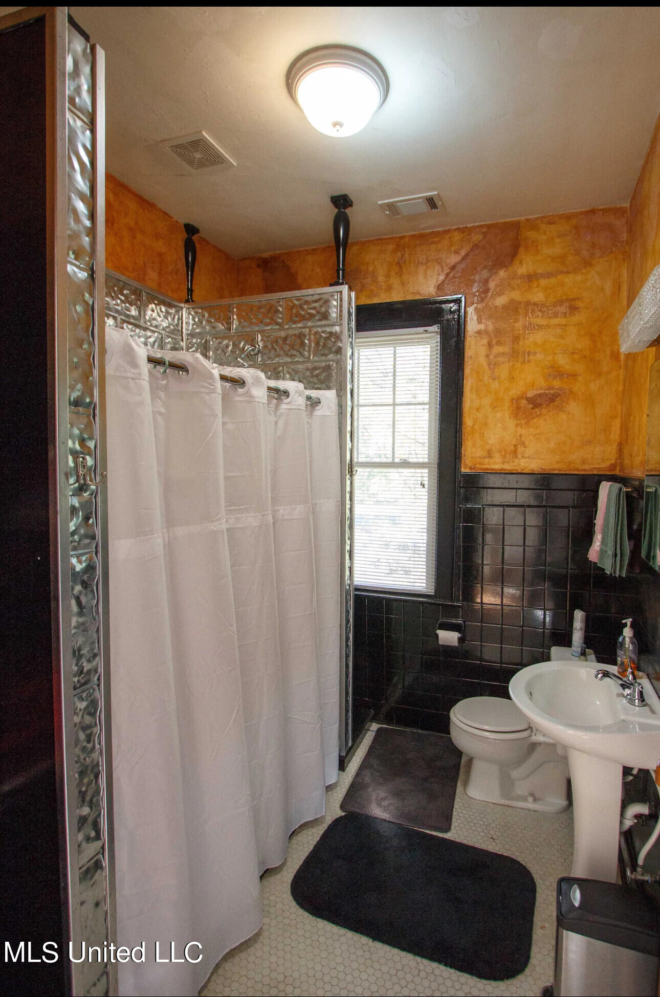 111 Leflore Avenue Property Photo 13