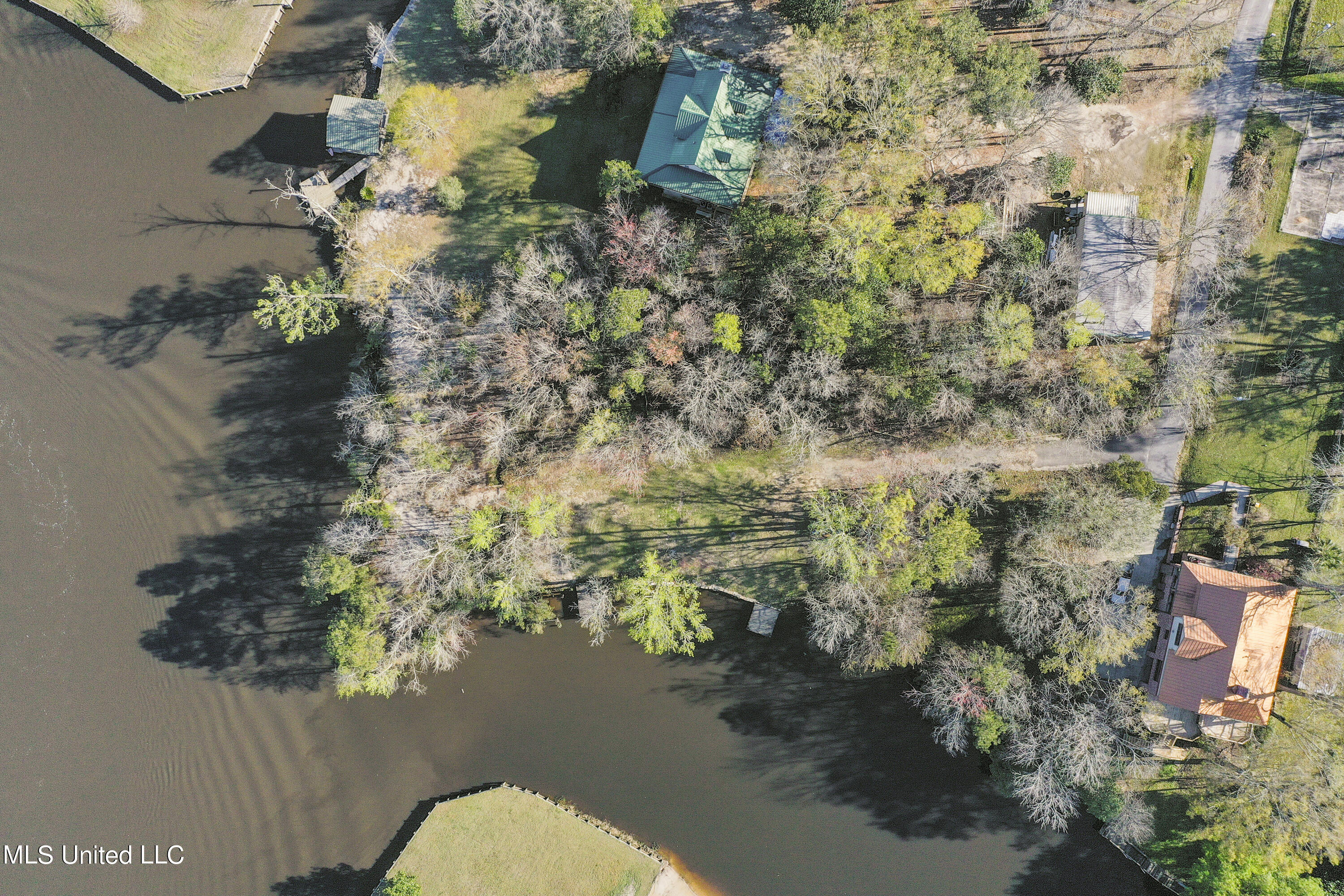 Silkwood Lane Property Photo 1