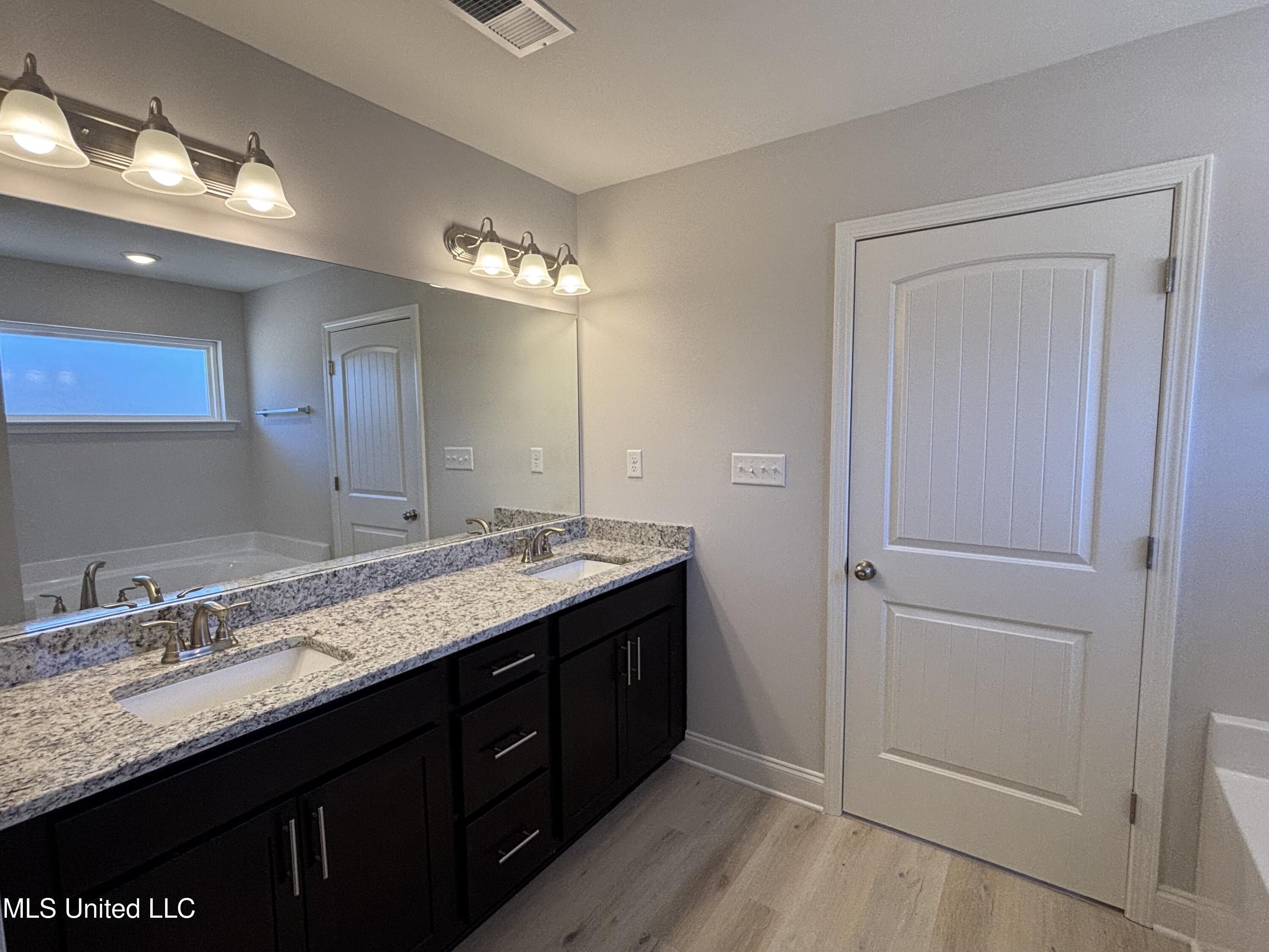 7807 Mary Mccoy Drive Property Photo 10