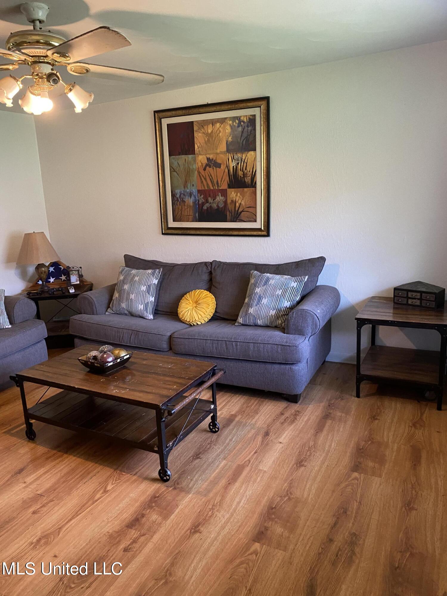204 N Wilson Boulevard Property Photo 7