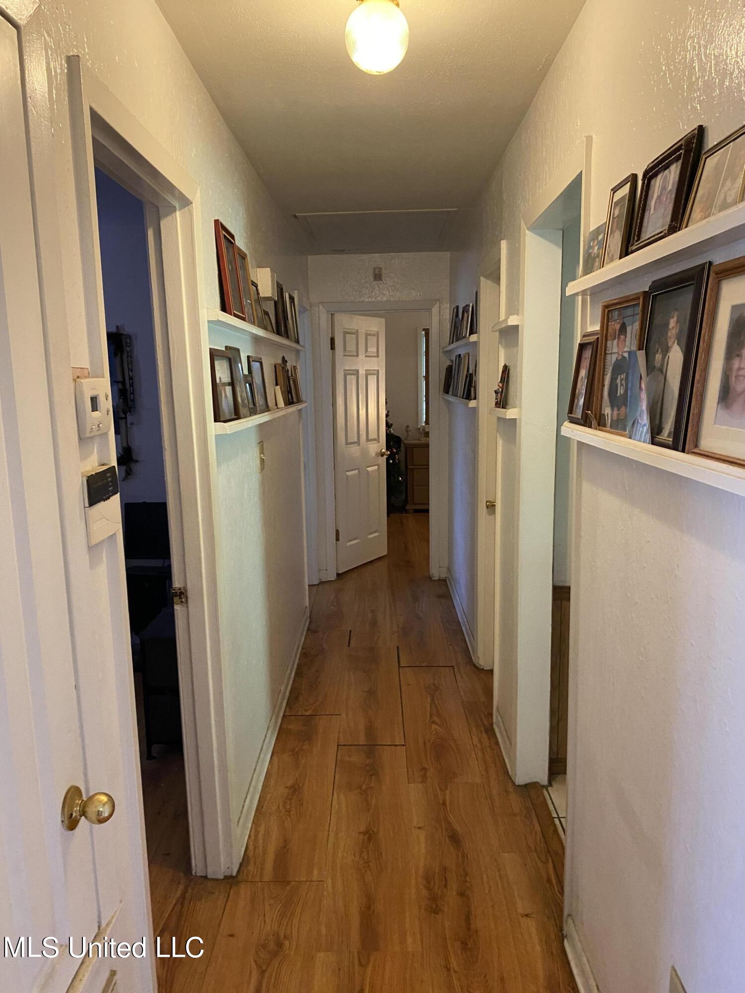204 N Wilson Boulevard Property Photo 8