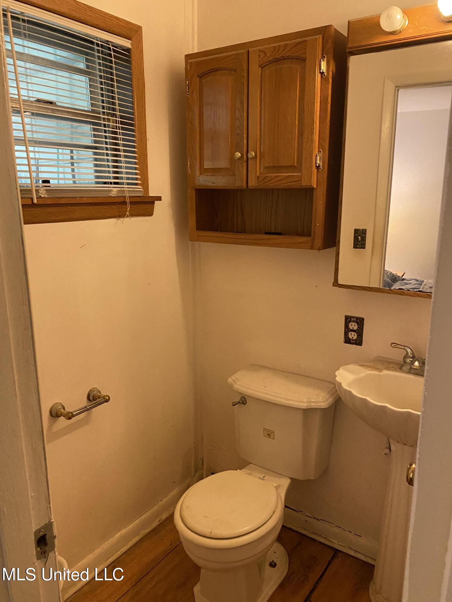 204 N Wilson Boulevard Property Photo 16