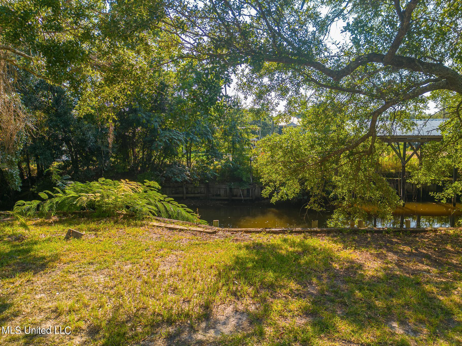 33 Good Street Property Photo 7