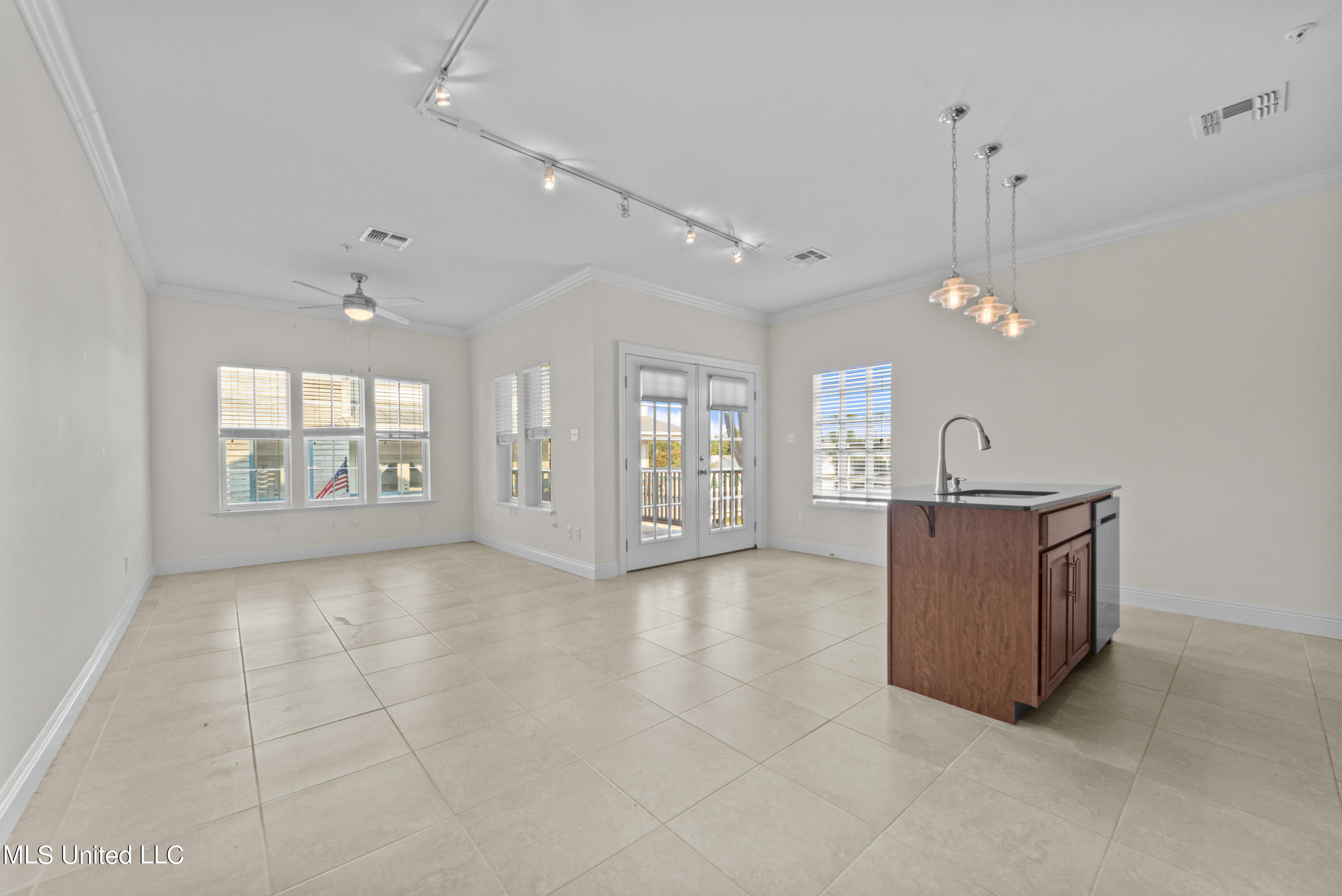 116 Davis Avenue Property Photo 3