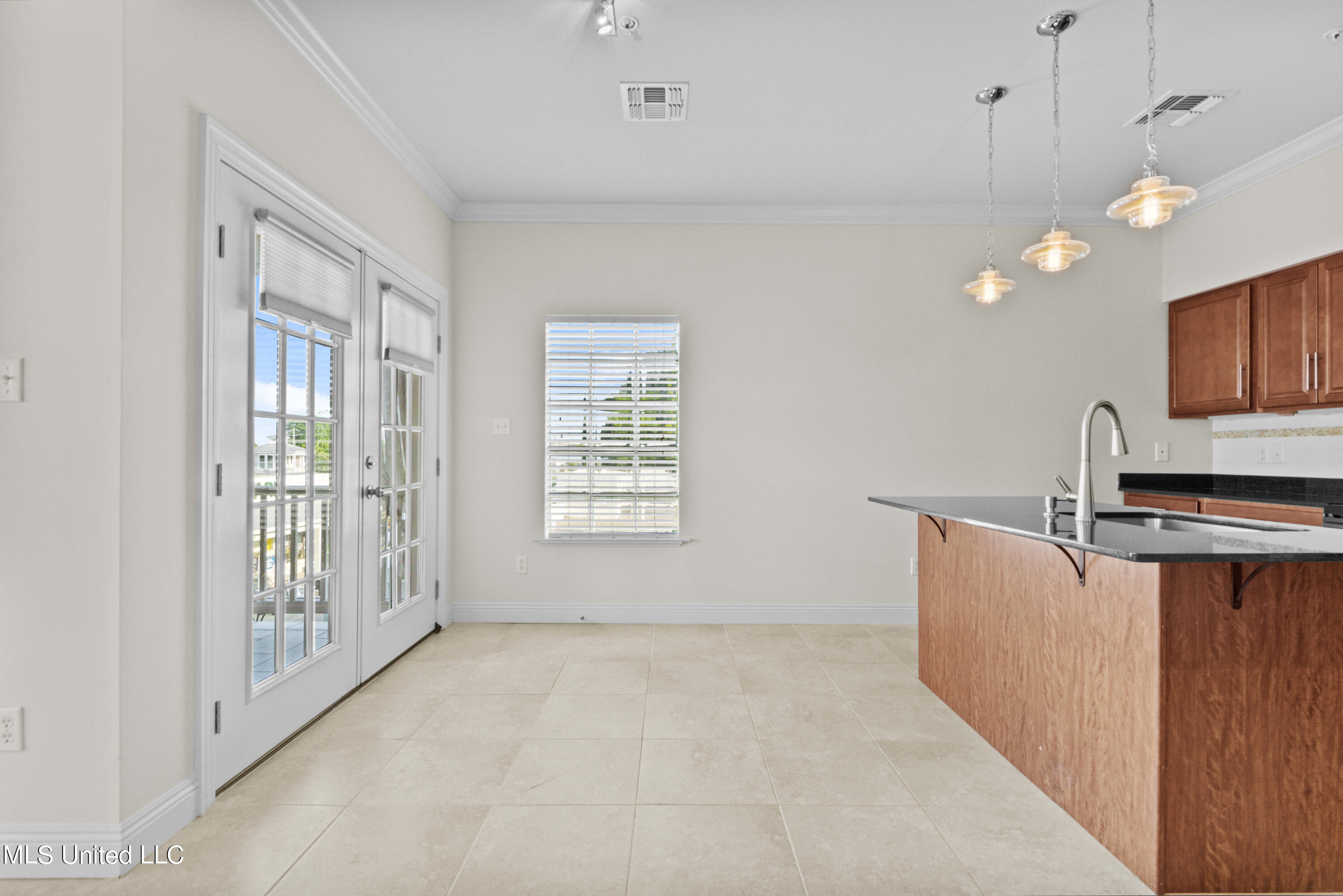 116 Davis Avenue Property Photo 6
