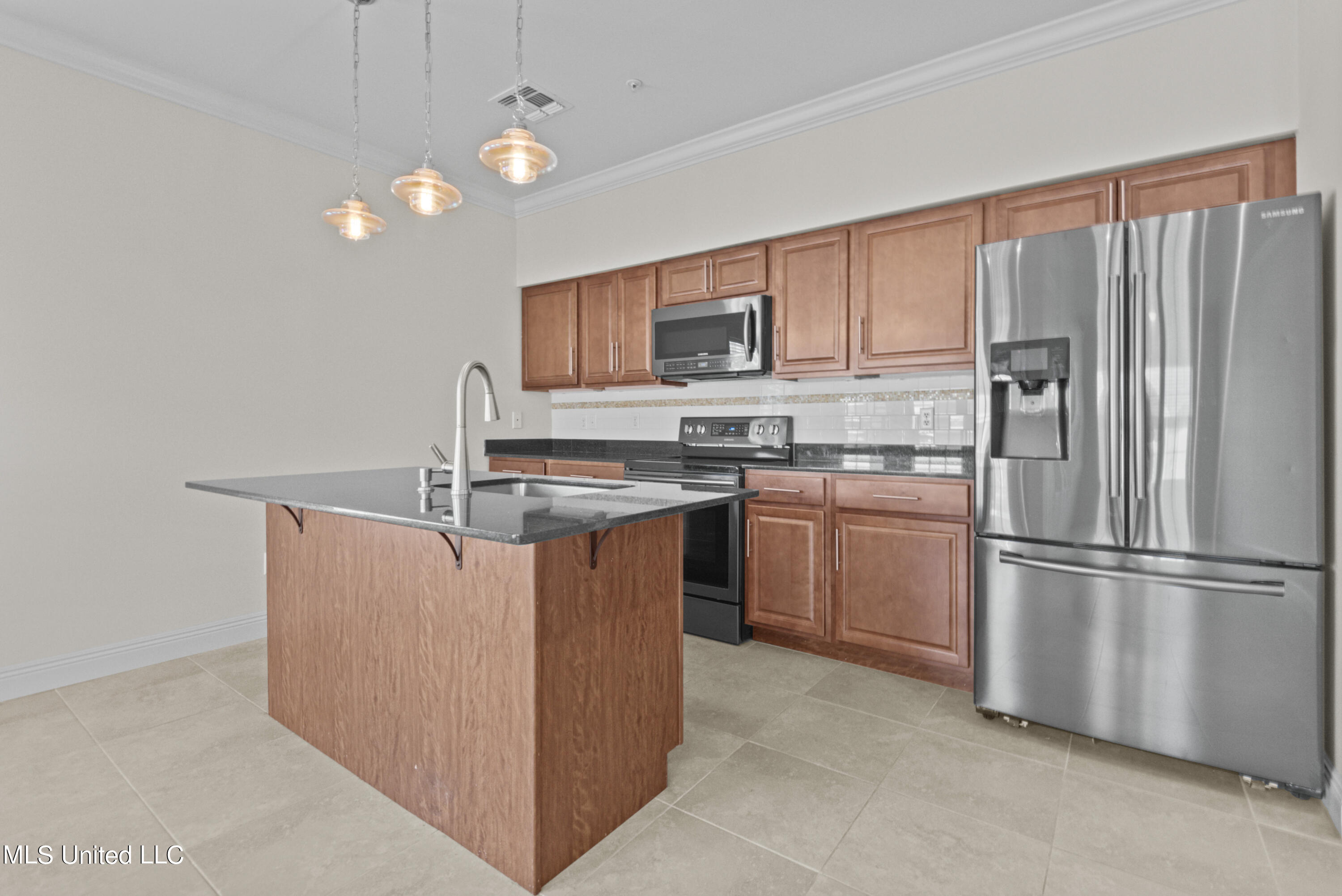 116 Davis Avenue Property Photo 8