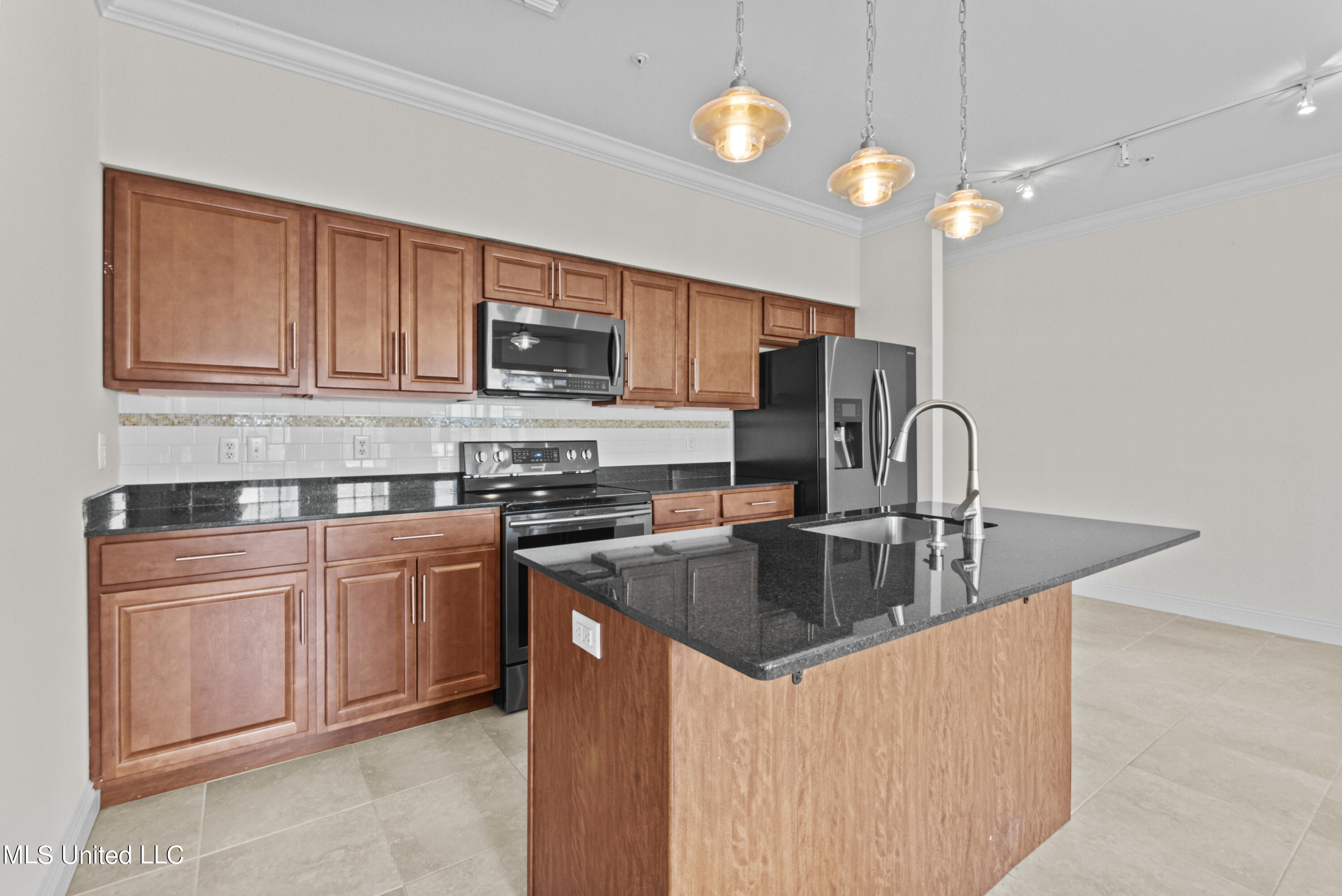116 Davis Avenue Property Photo 9