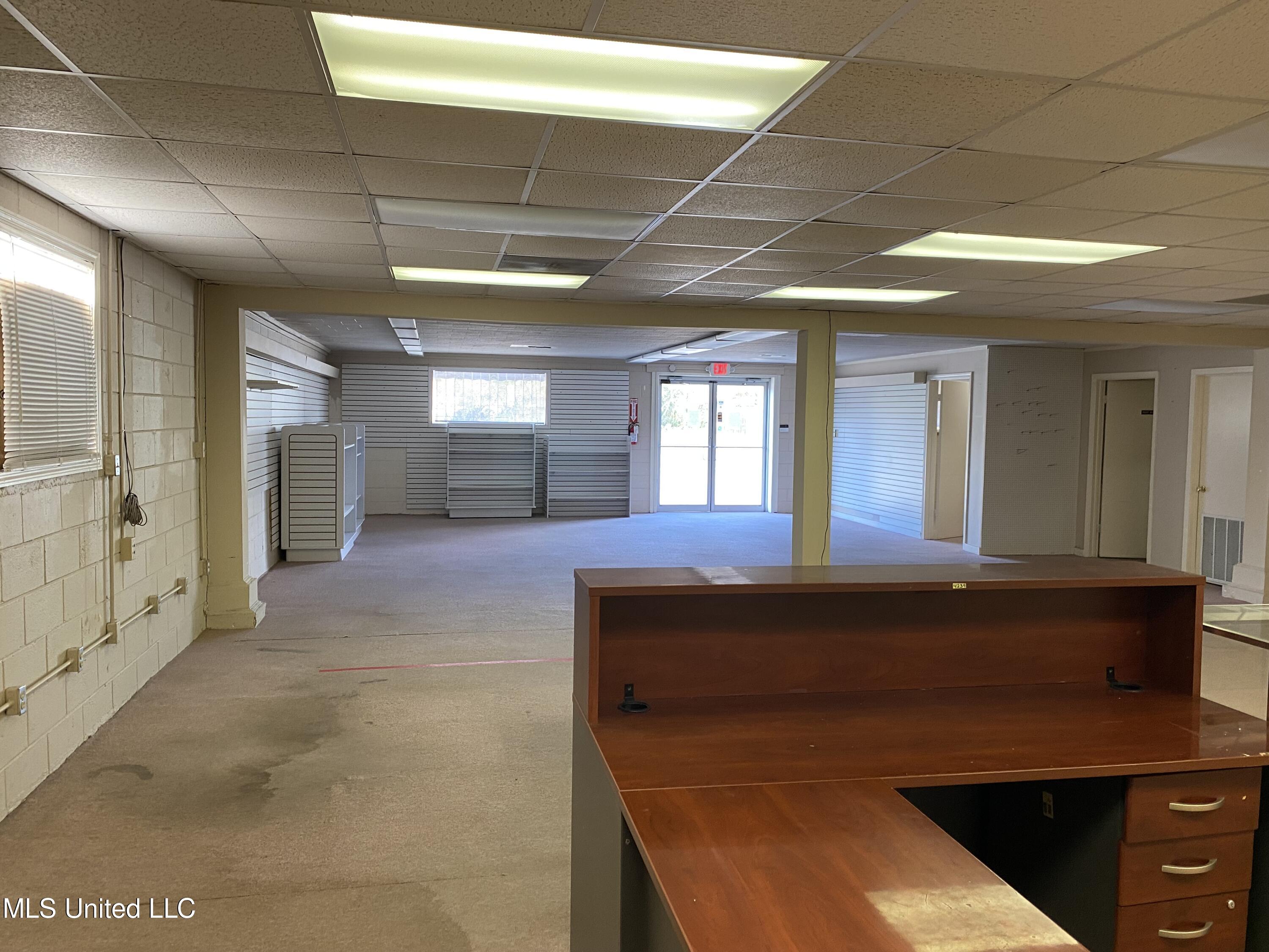 1120 Broad Avenue Property Photo 4