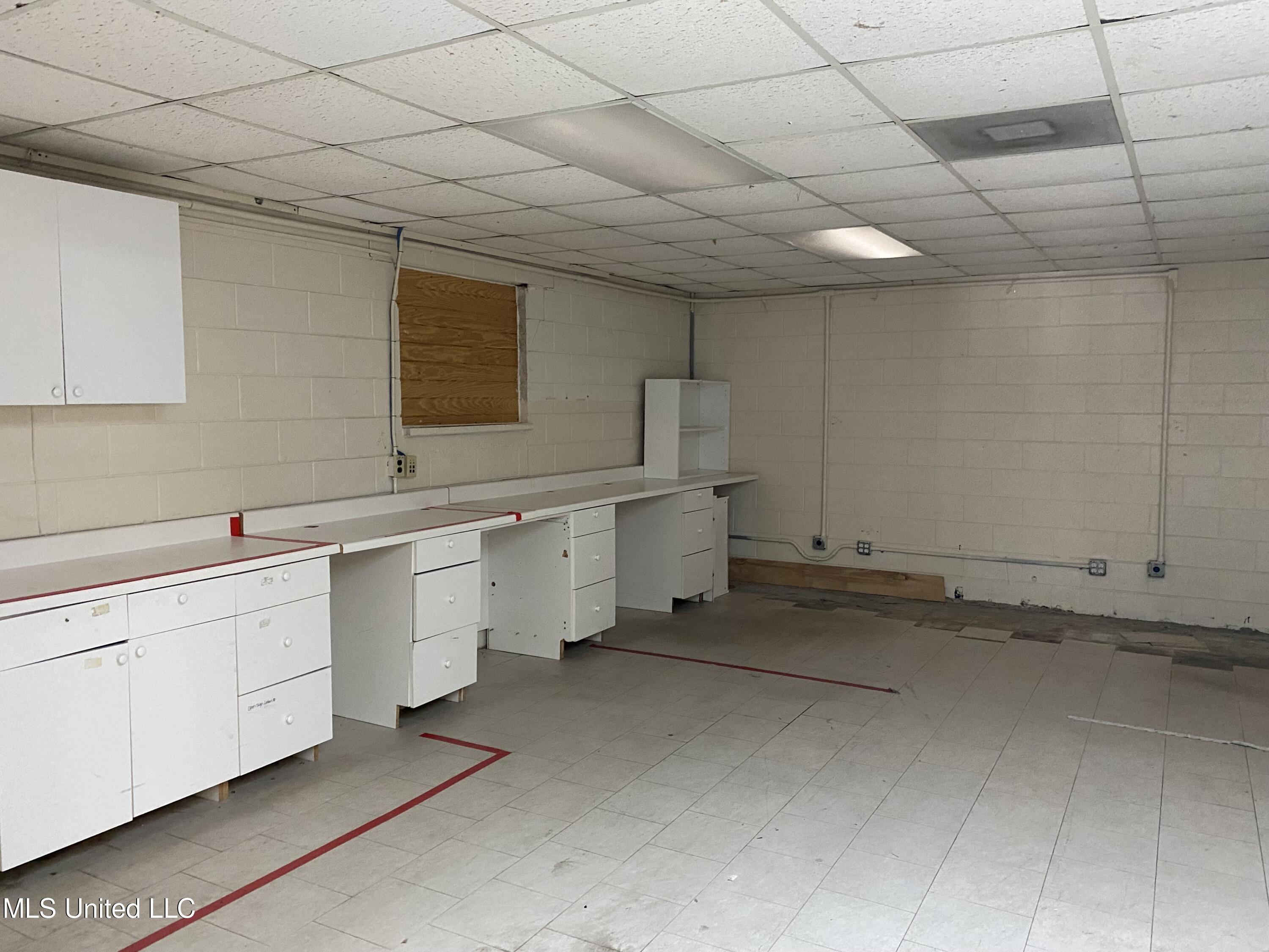 1120 Broad Avenue Property Photo 10