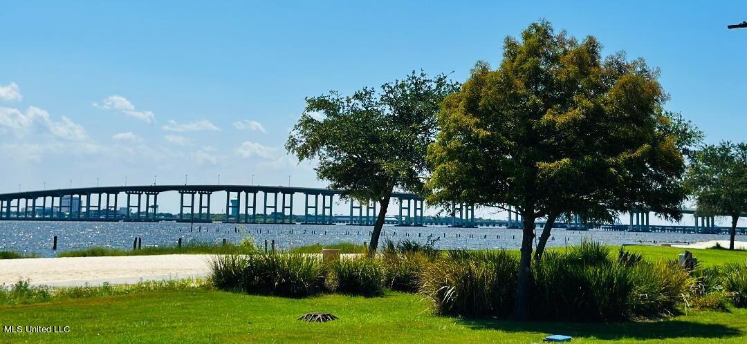 104 S Beach Drive Property Photo 11