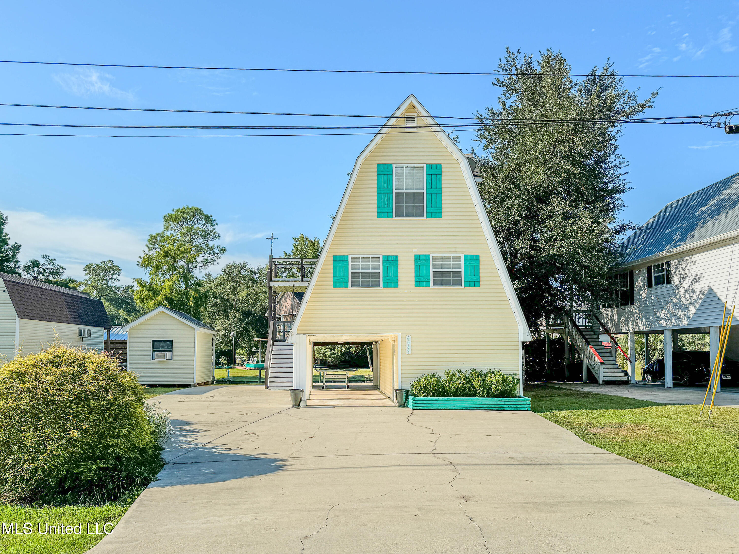 6085 Apache Drive Property Photo 1