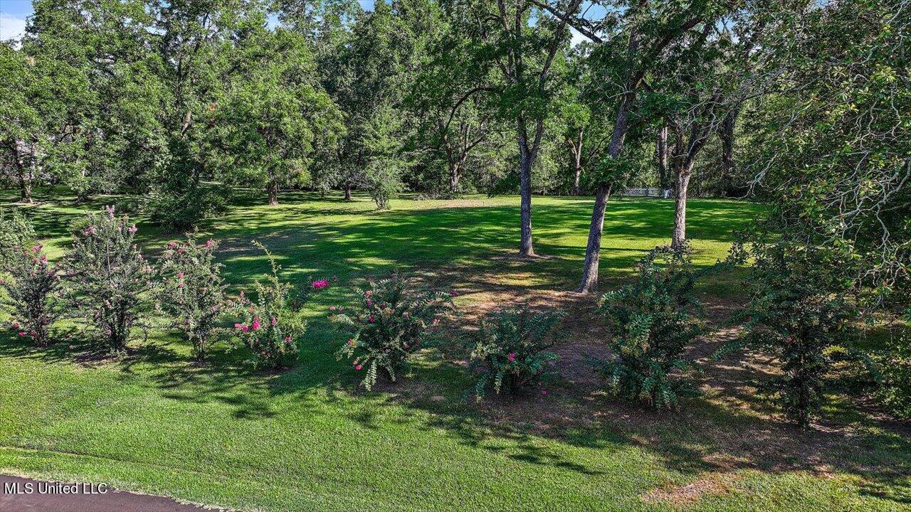 001 Oakwood Drive Property Photo 11