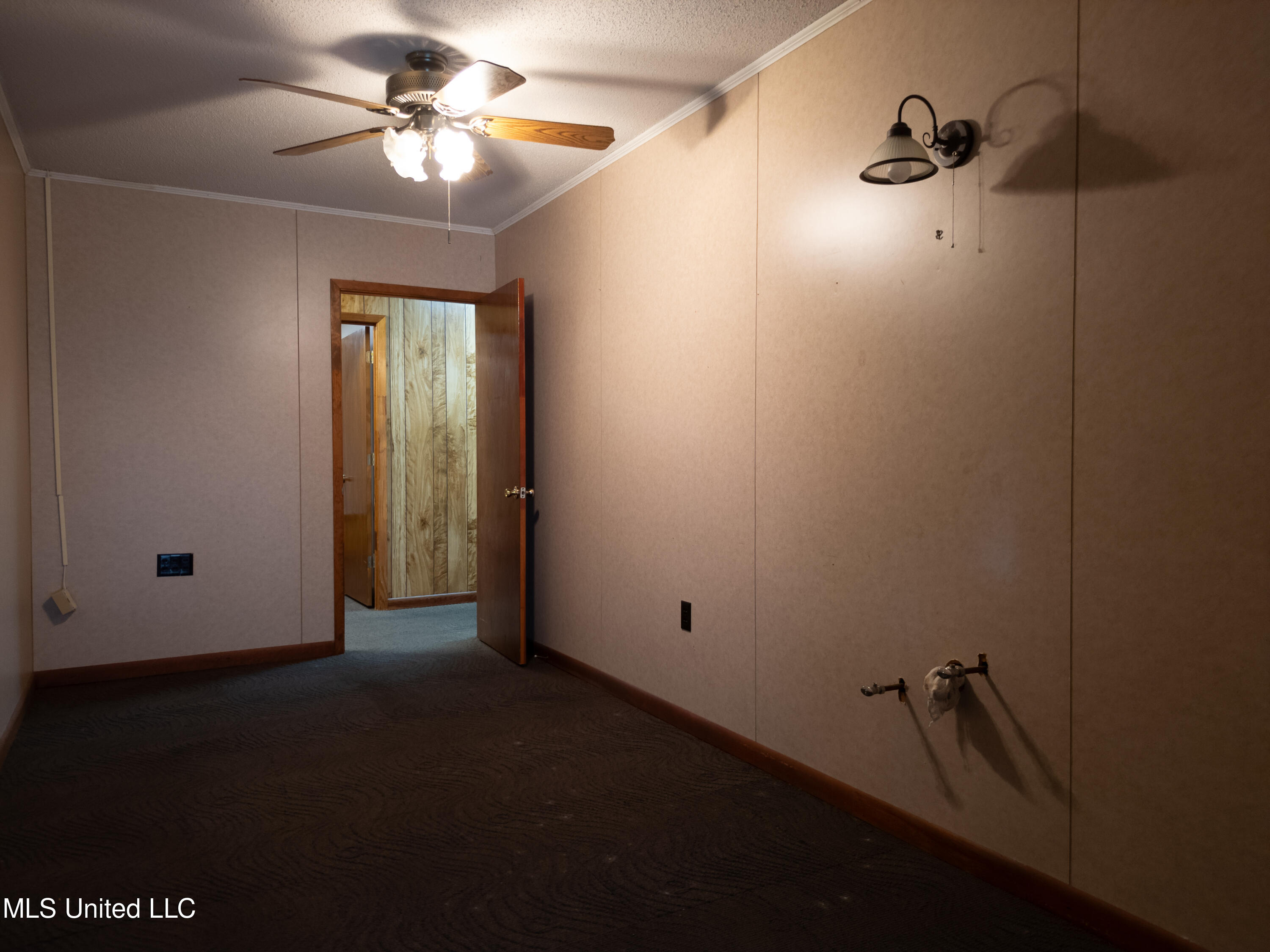 3433 Main Street Property Photo 10