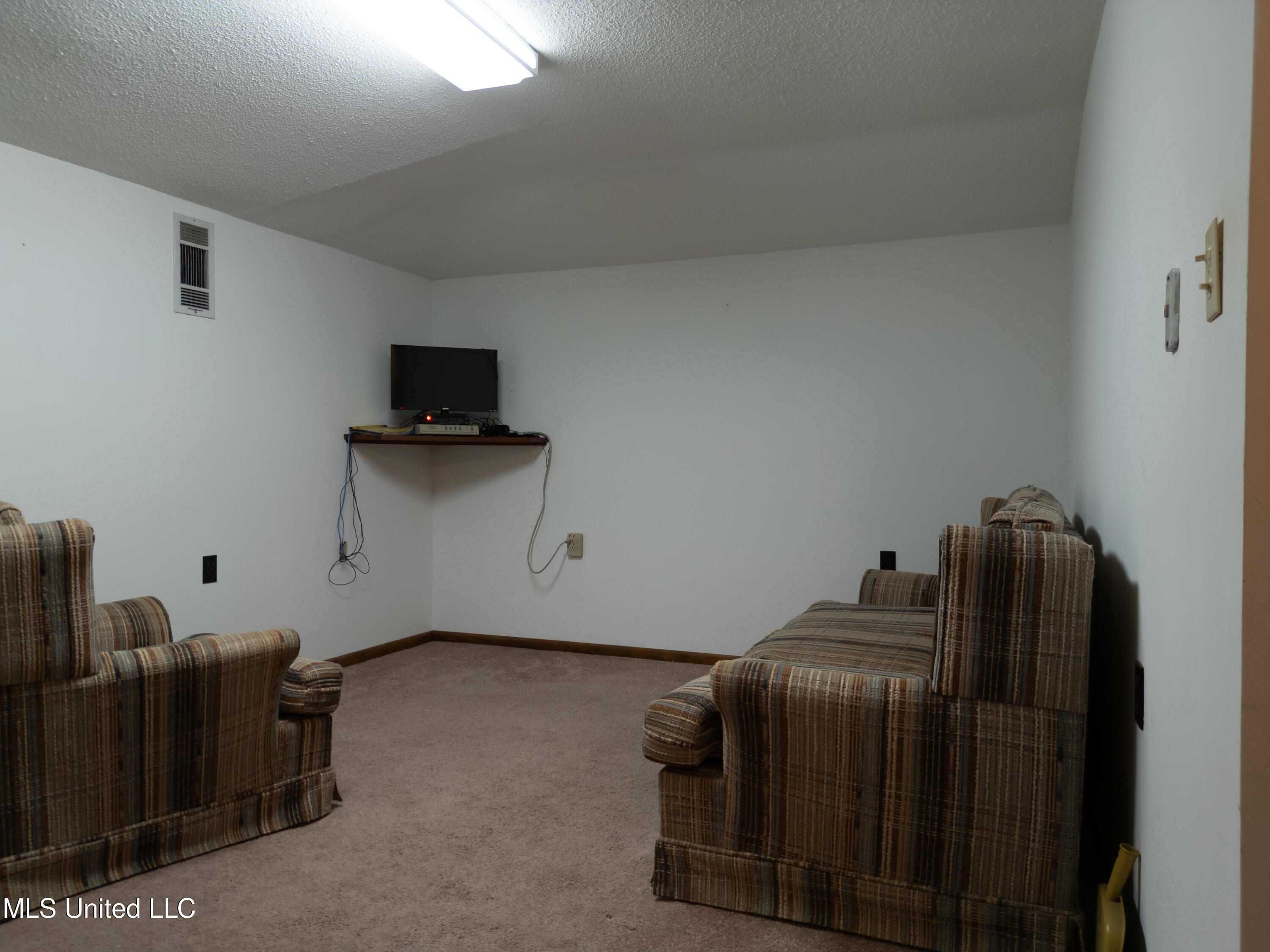 3433 Main Street Property Photo 24