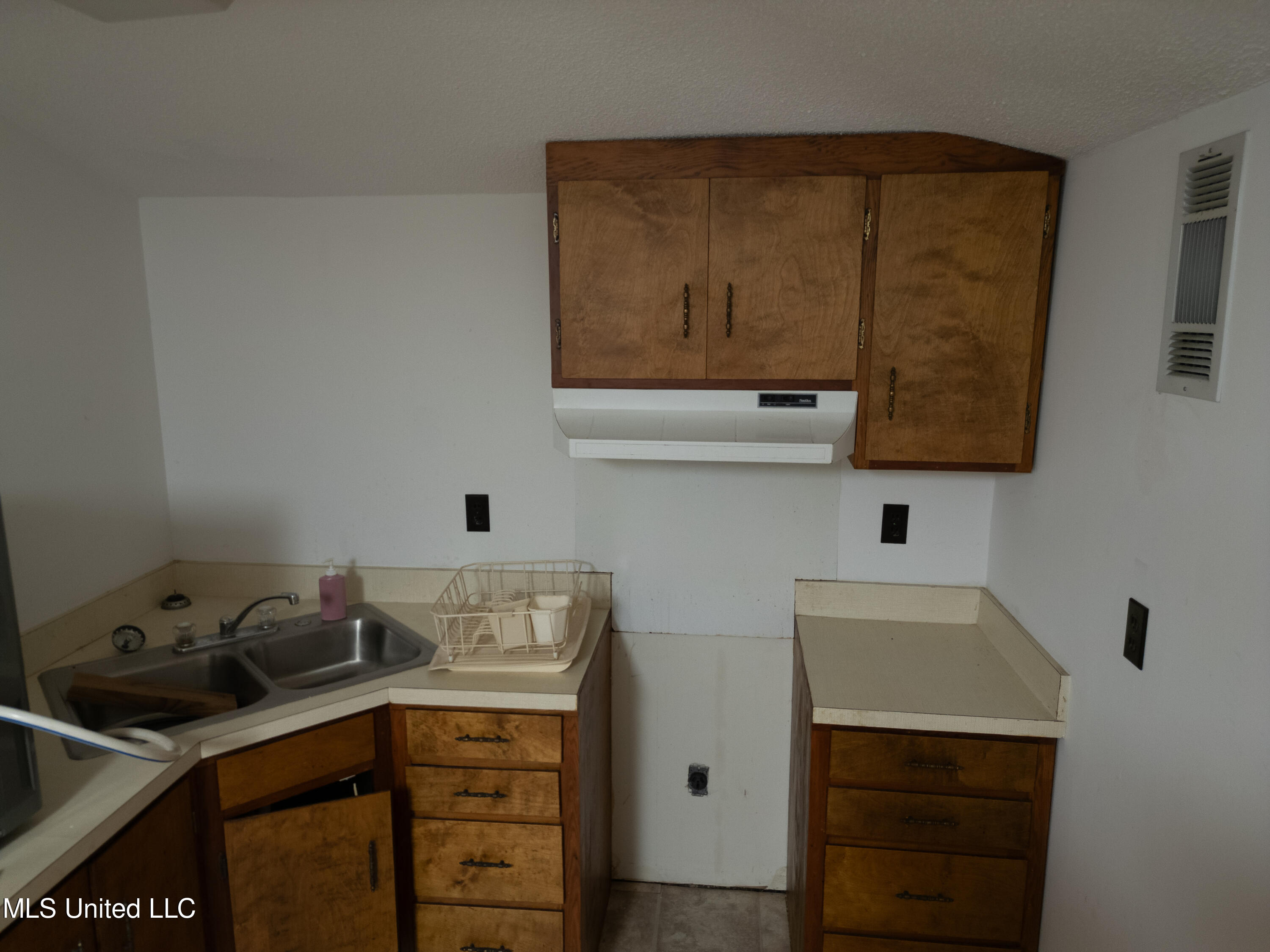 3433 Main Street Property Photo 25