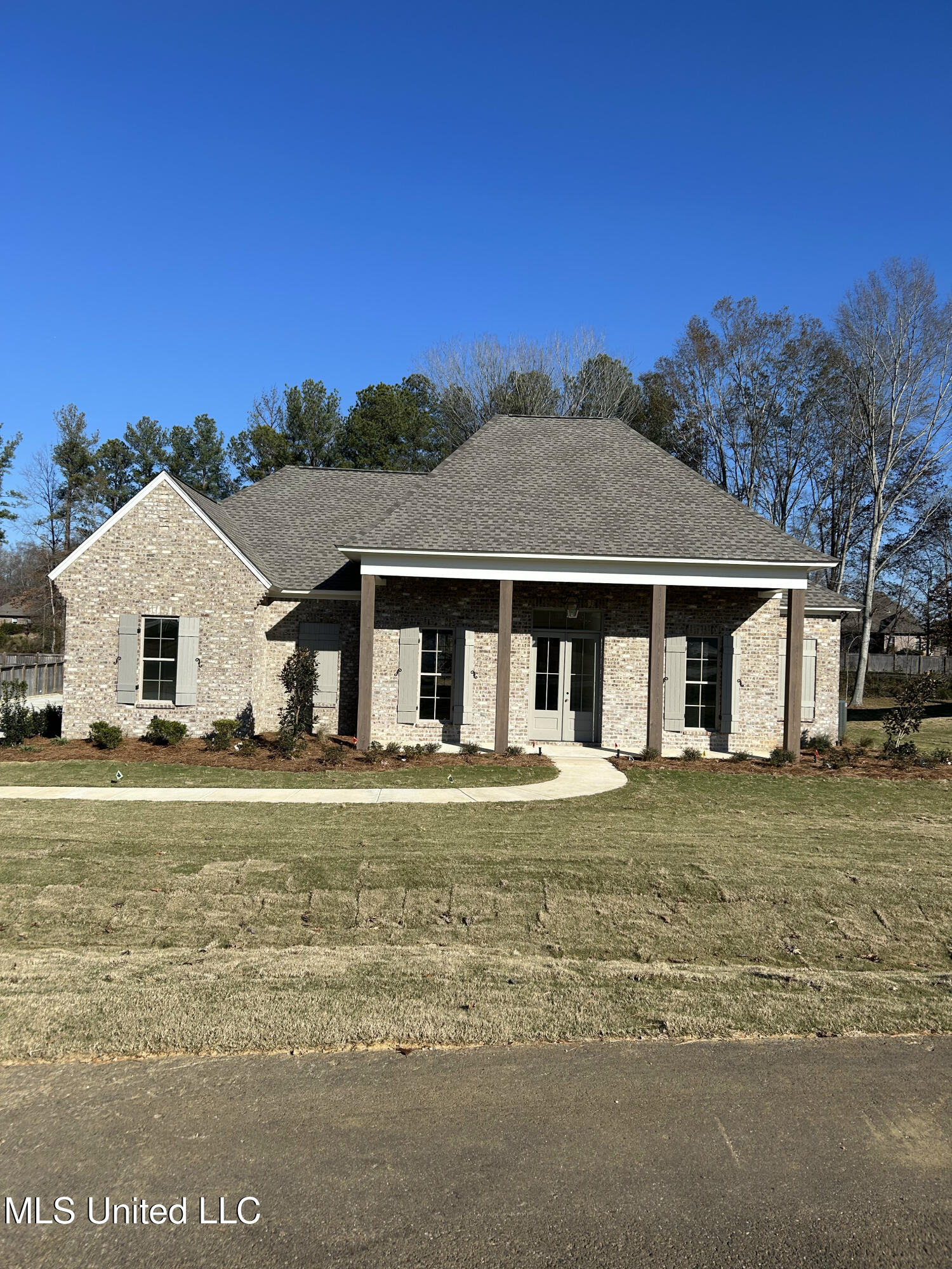 302 Lois Court Property Photo 1