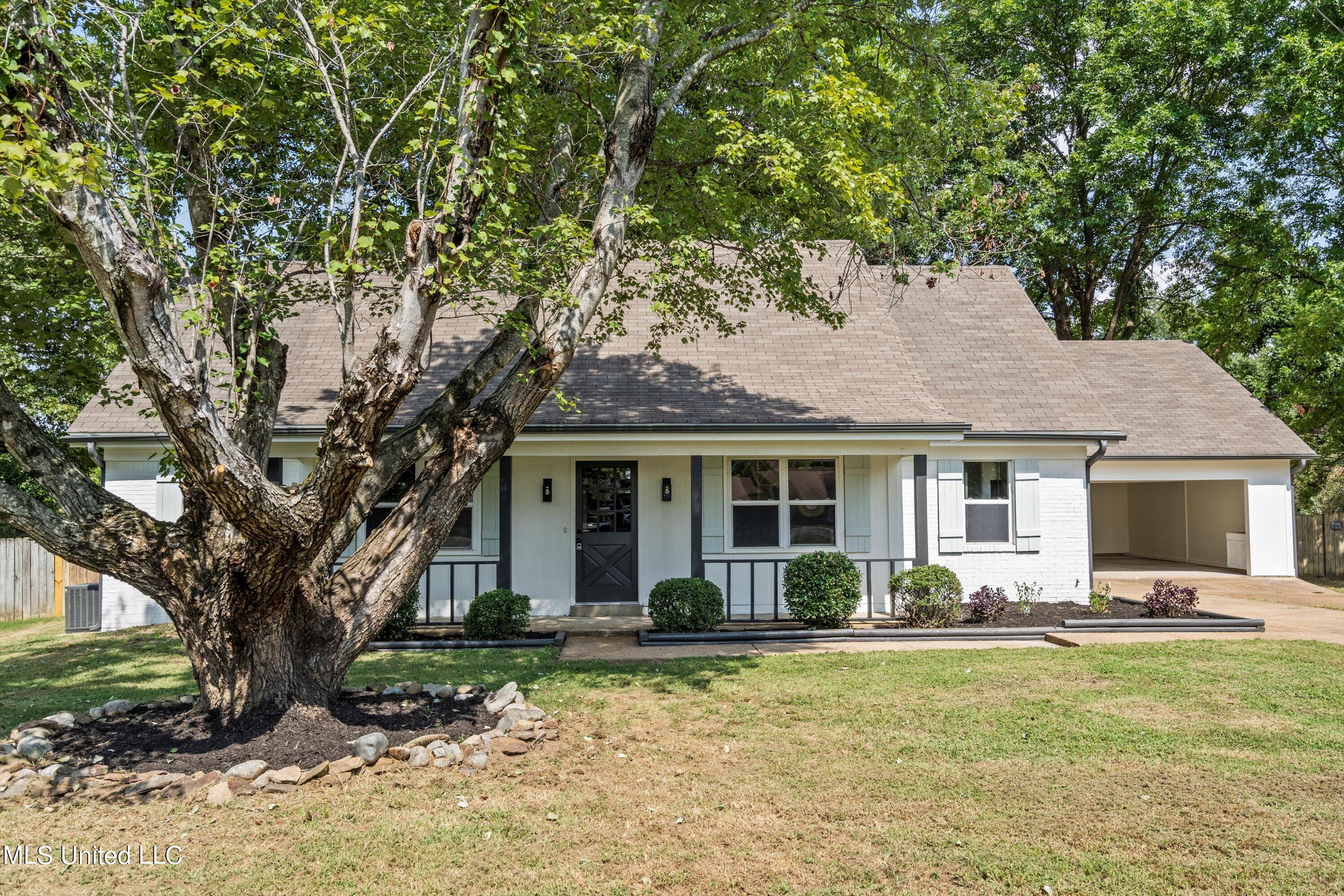 7188 Larkfield Cove Property Photo 1
