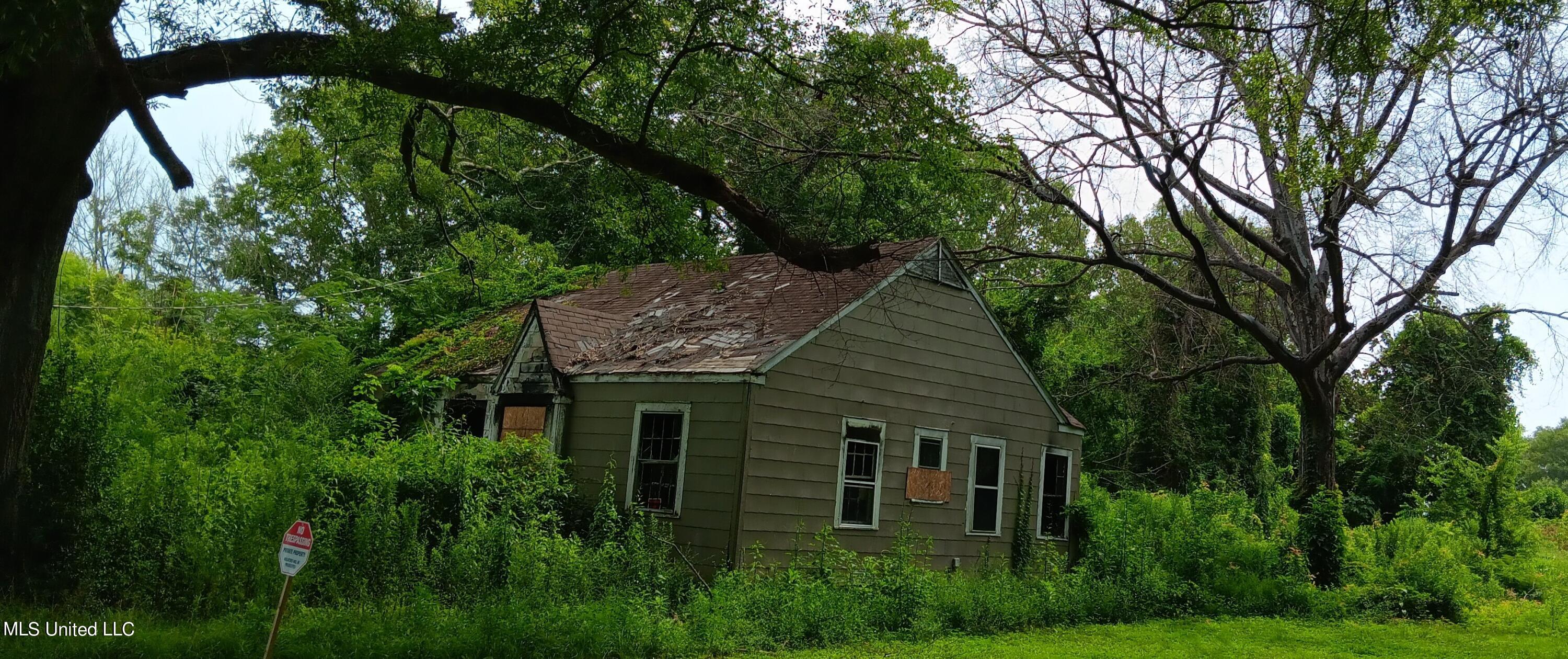 162 Ford Avenue Property Photo 1