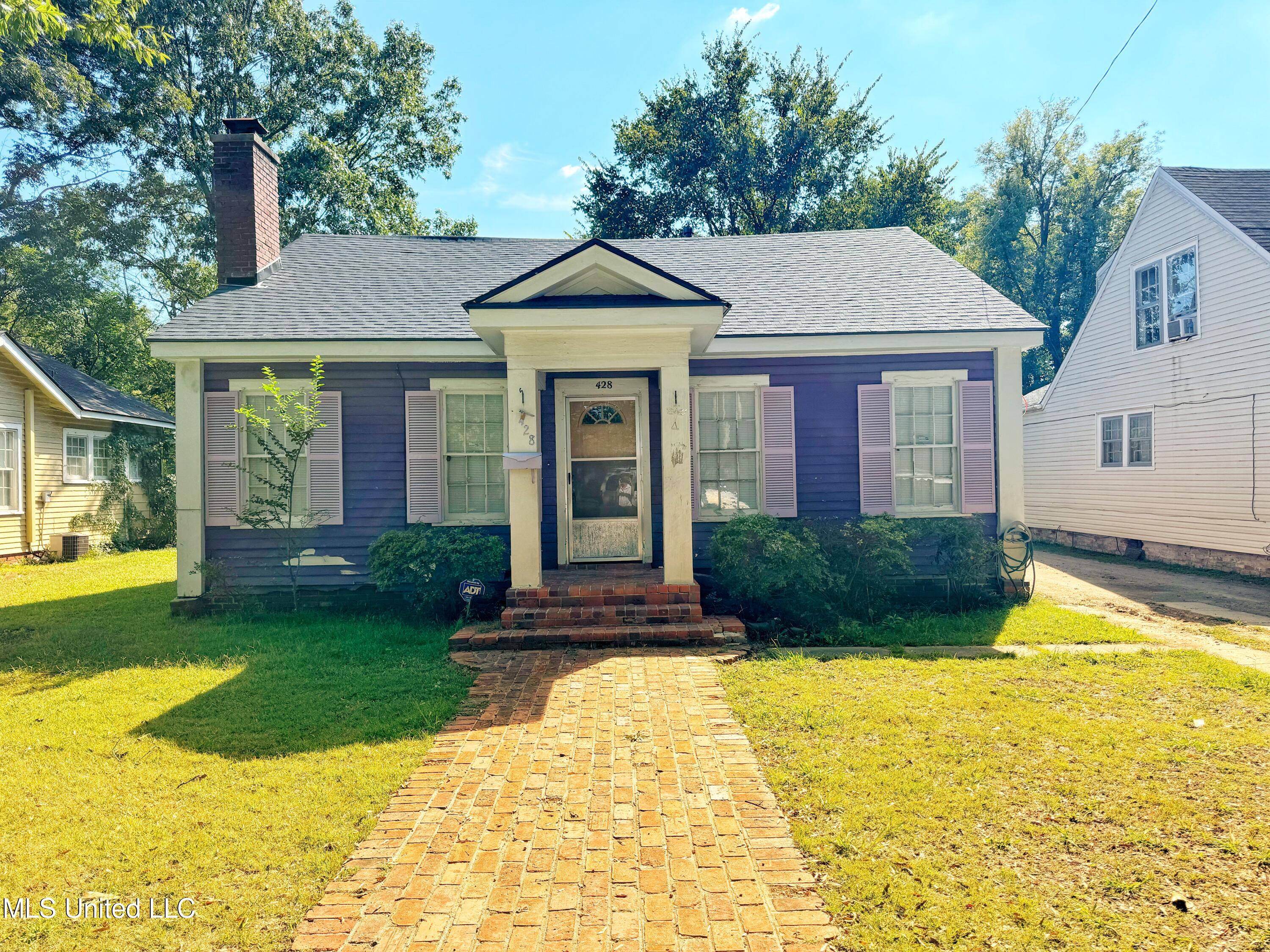 428 Maple Avenue Property Photo 1