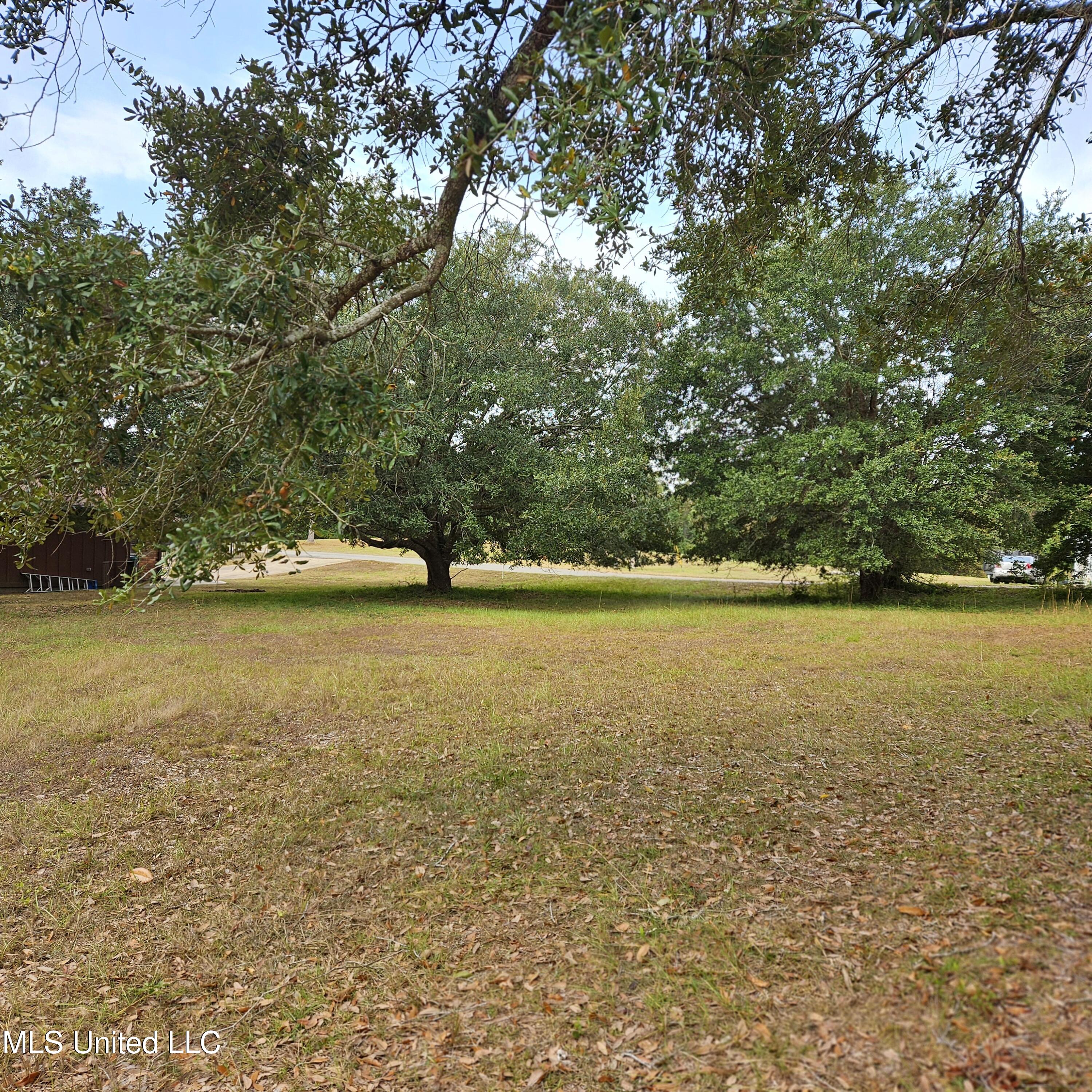 7799 Golf Club Drive Property Photo 5