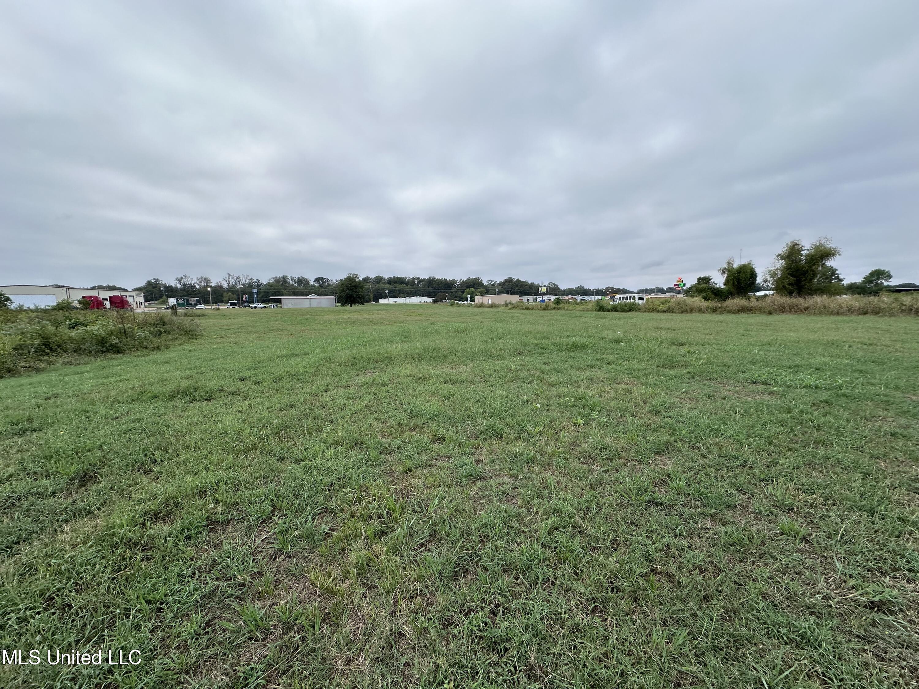 1 Hwy 82 E Property Photo 4