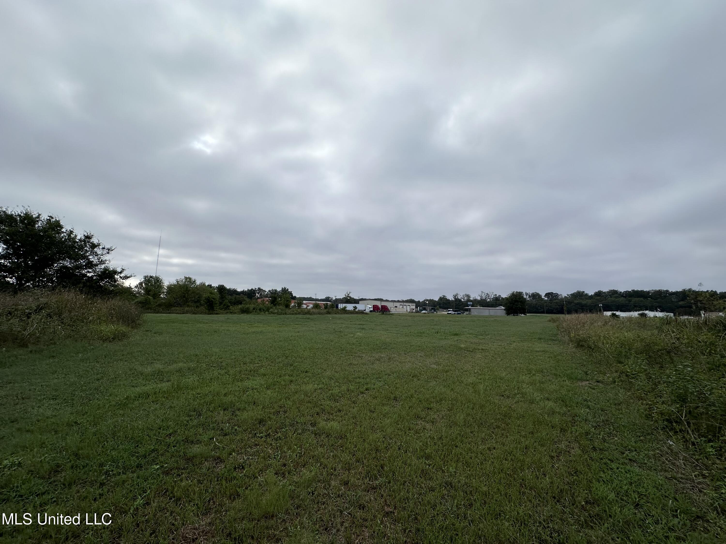 1 Hwy 82 E Property Photo 5