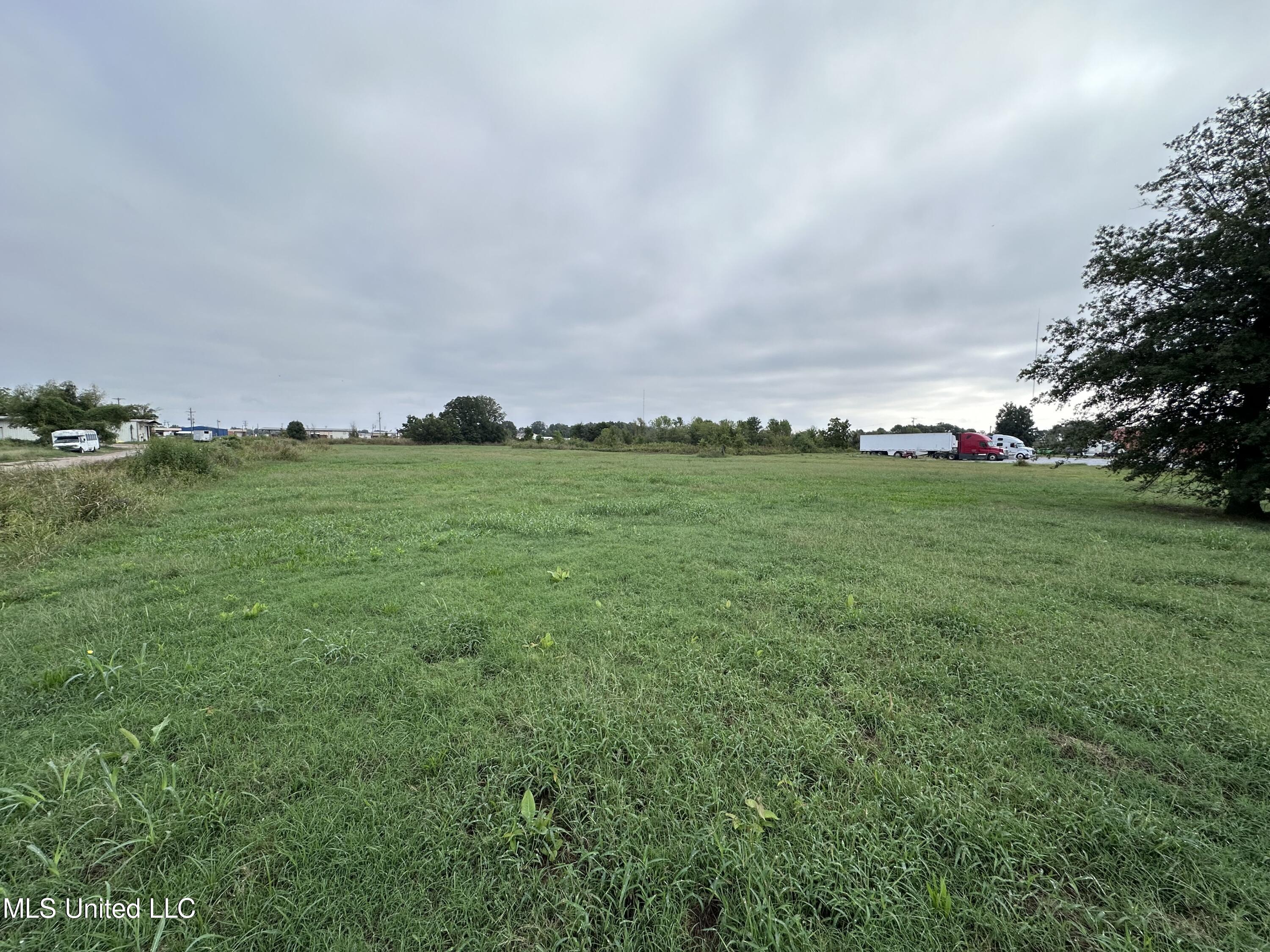 1 Hwy 82 E Property Photo 6