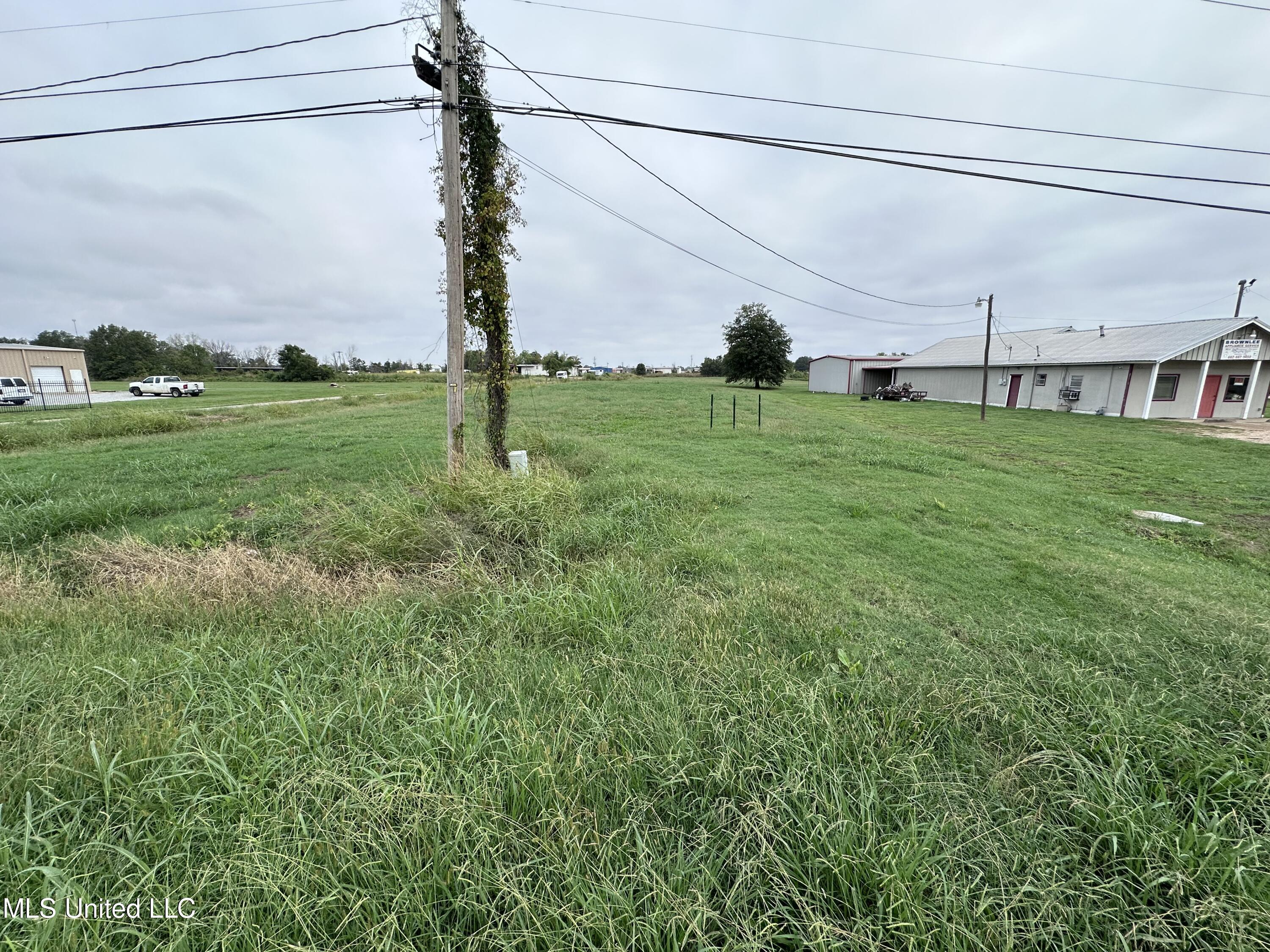 1 Hwy 82 E Property Photo 8