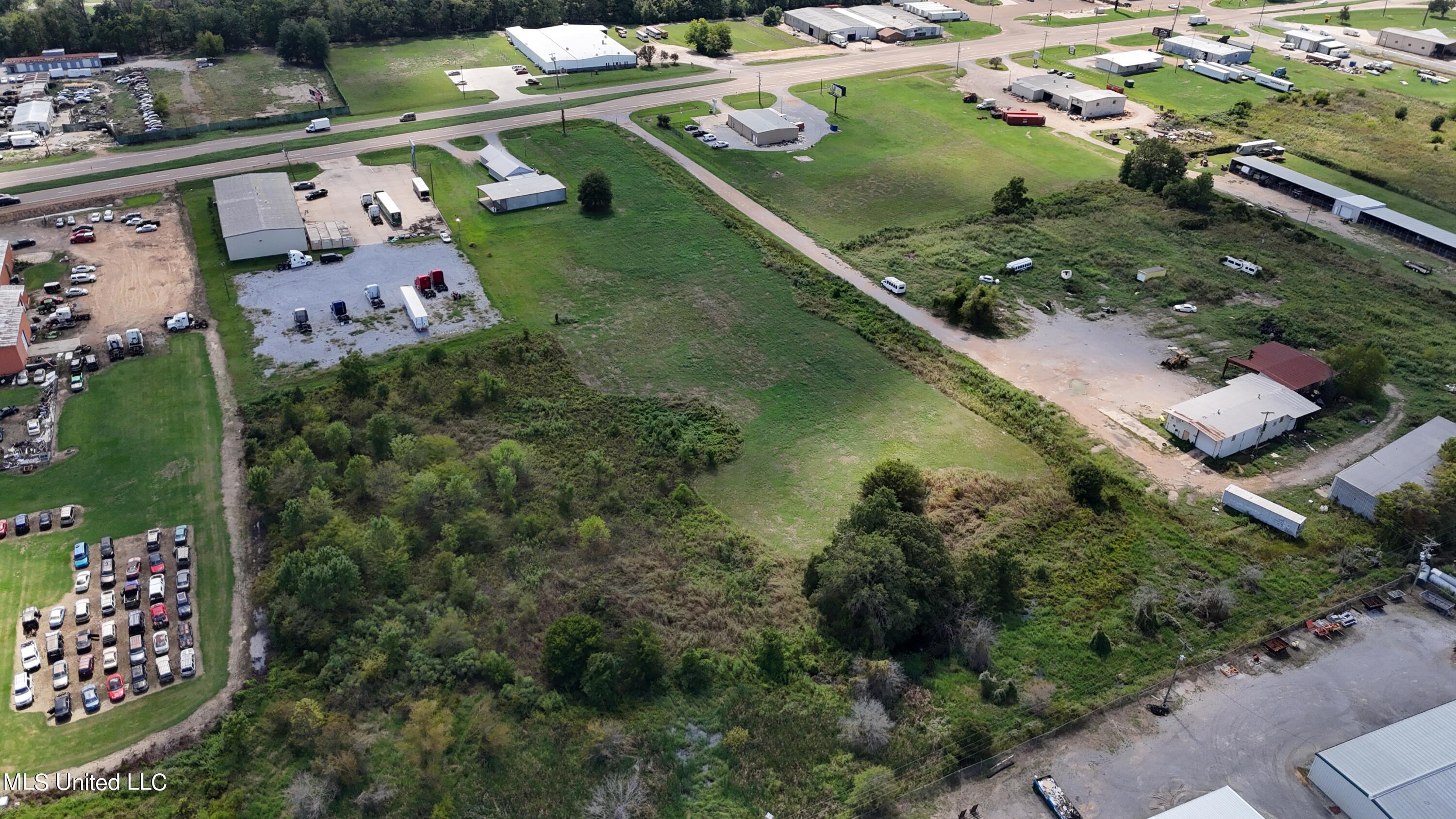 1 Hwy 82 E Property Photo 11