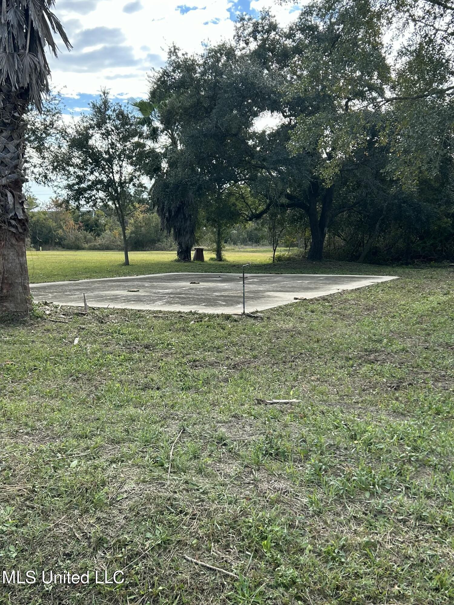 152 Burnett Property Photo 22