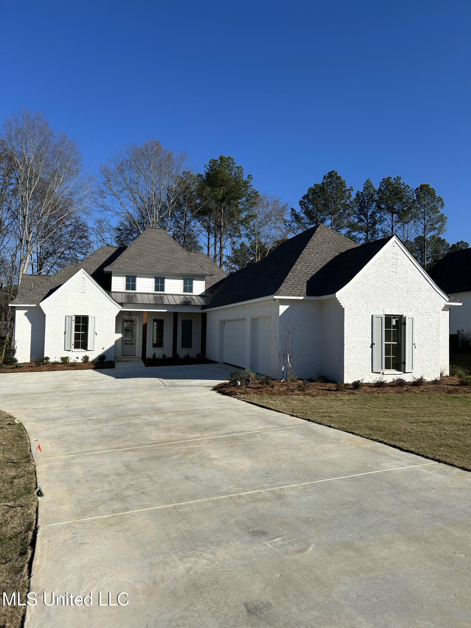 304 Lois Court Property Photo 1