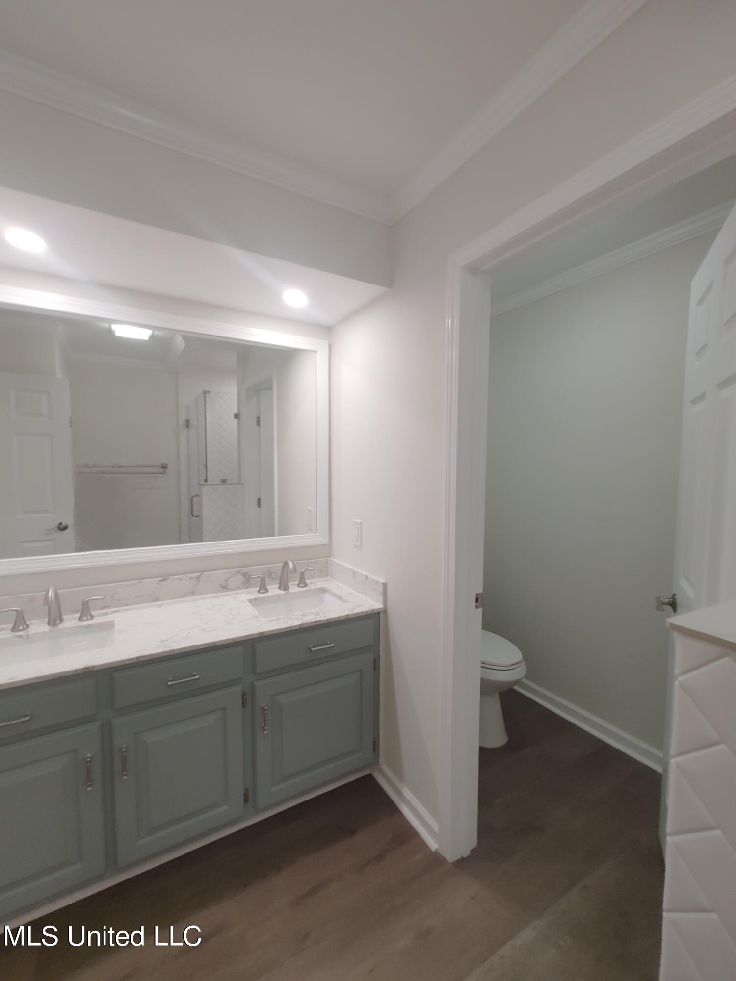 705 E Lakeshore Drive Property Photo 25