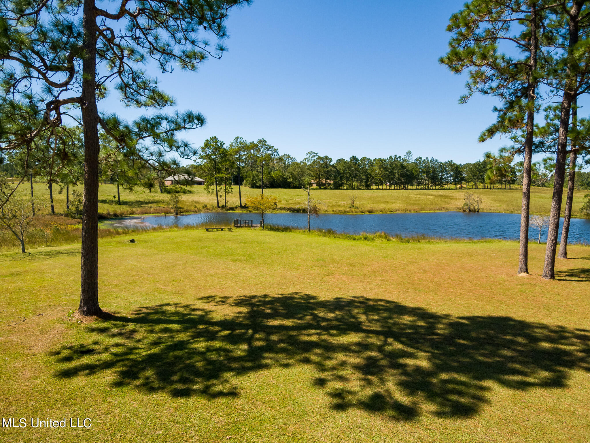 114 E T Poole Road Property Photo 6