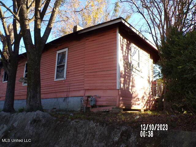 2705 Drummond Street Property Photo 1