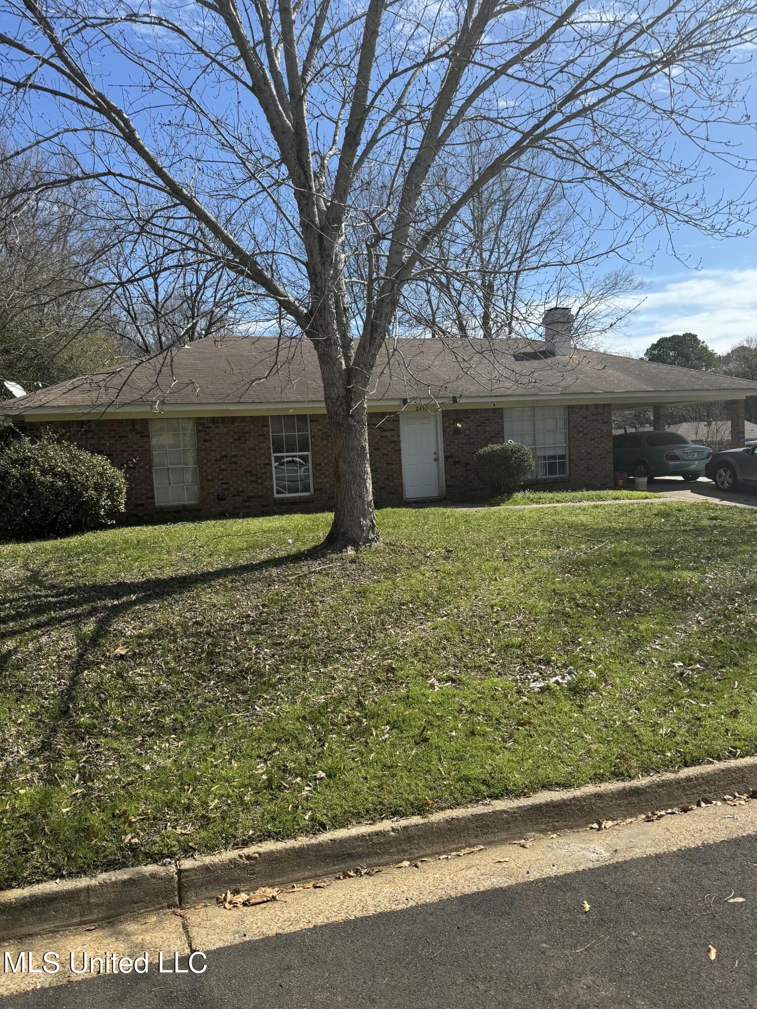 2490 Oak Grove Lane Property Photo 1