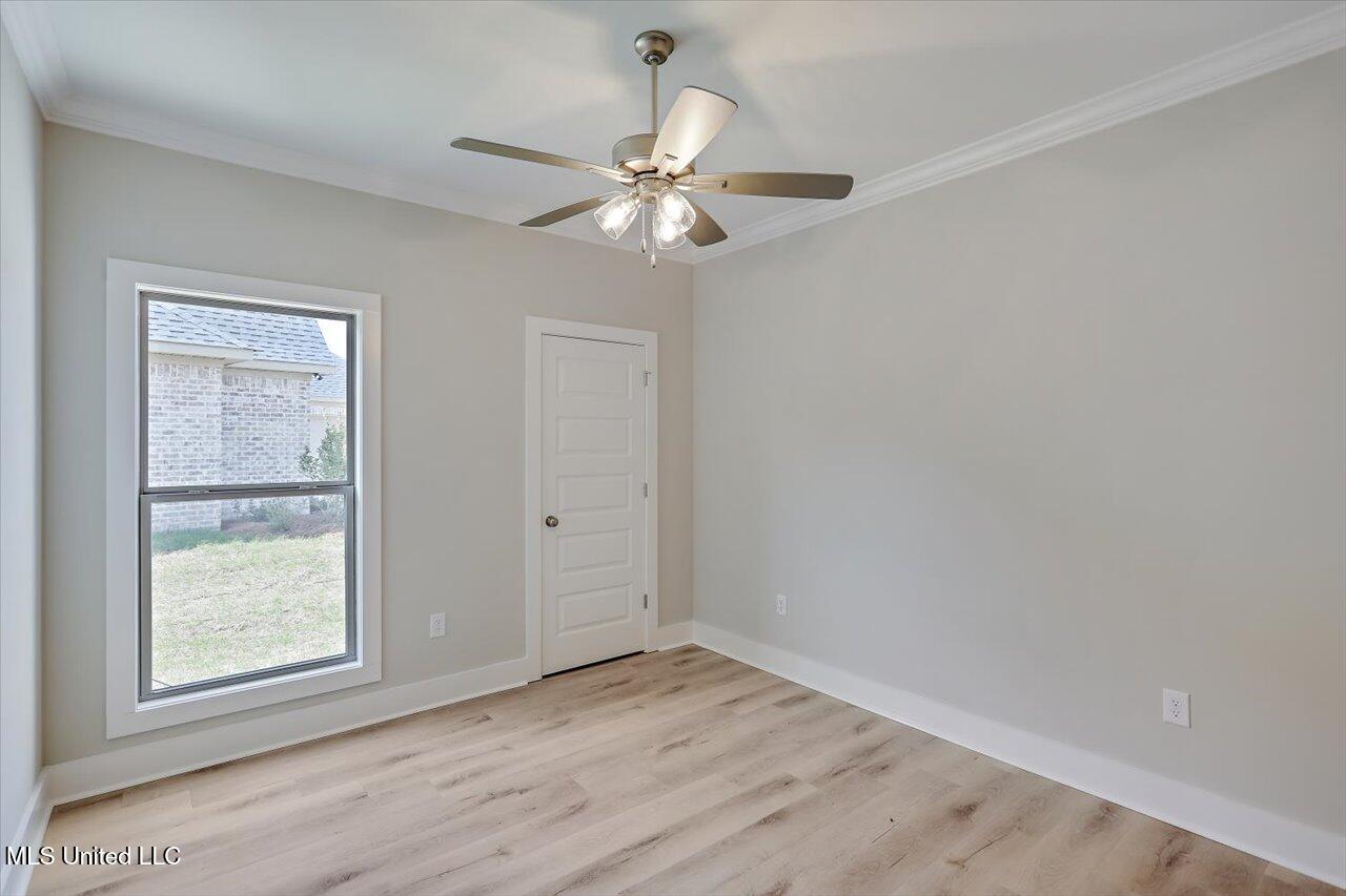 1018 Kensington Drive Property Photo 32