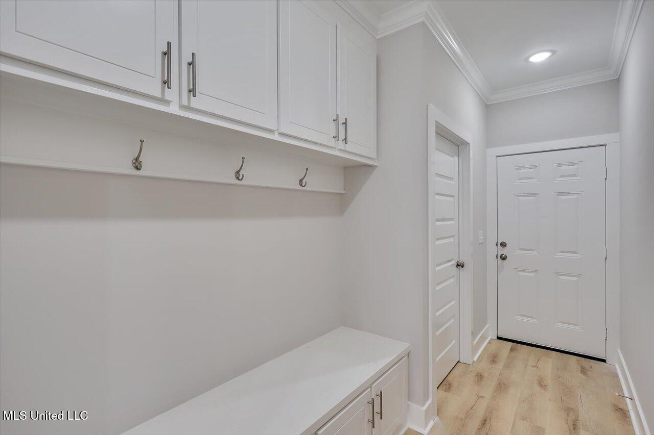 1010 Kensington Drive Property Photo 17