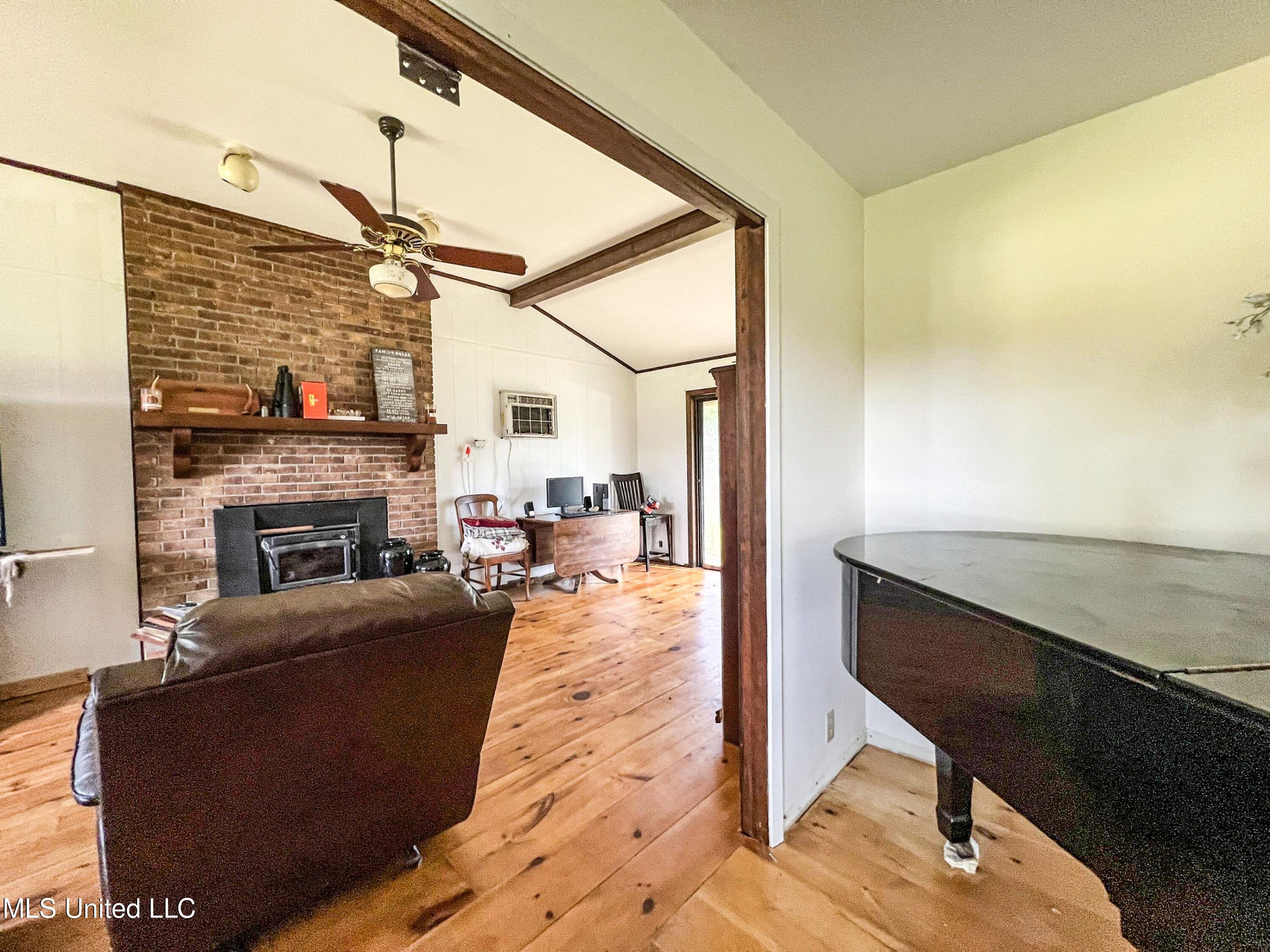 14912 Highway 35 Property Photo 56